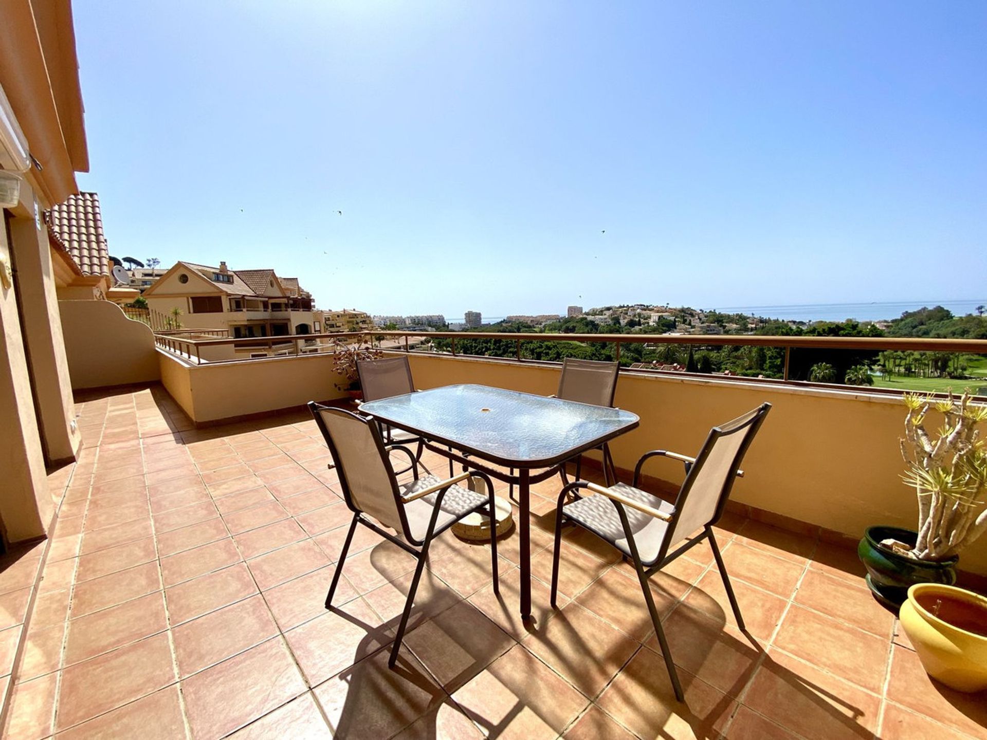 Condominio nel Benalmádena, Andalusia 10992495