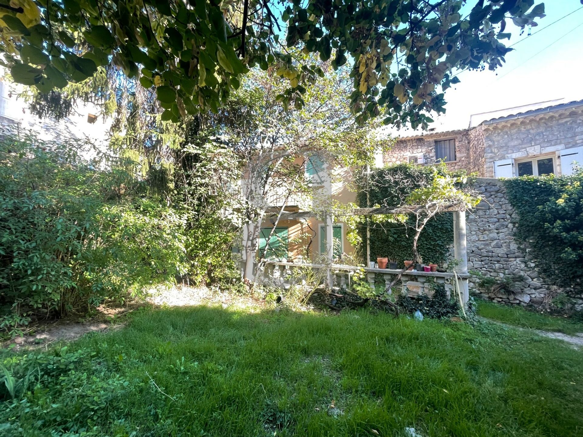 Hus i Buis-les-Baronnies, Auvergne-Rhône-Alpes 10992541