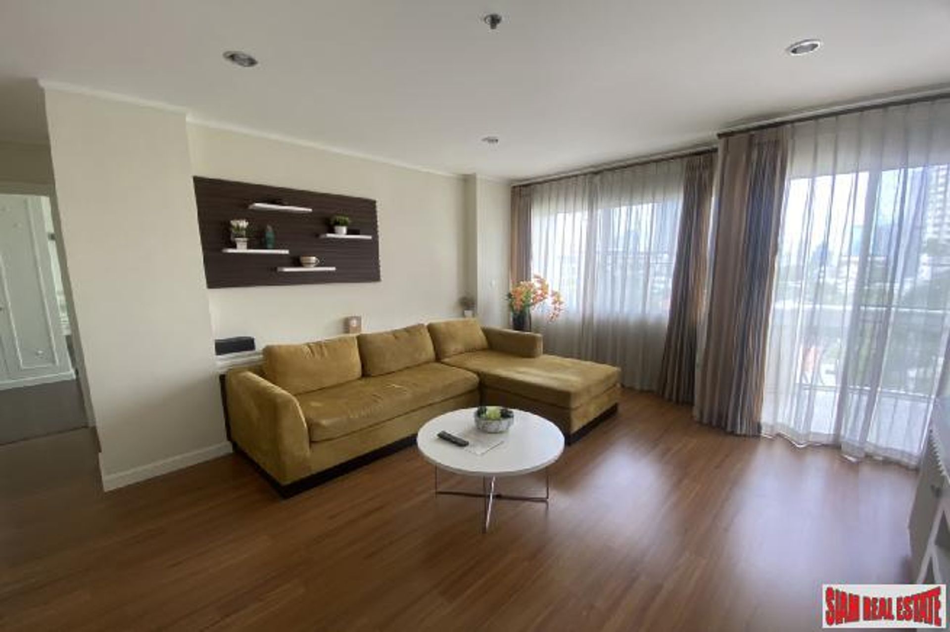 Condominium in Watthana, Krung Thep Maha Nakhon 10992610