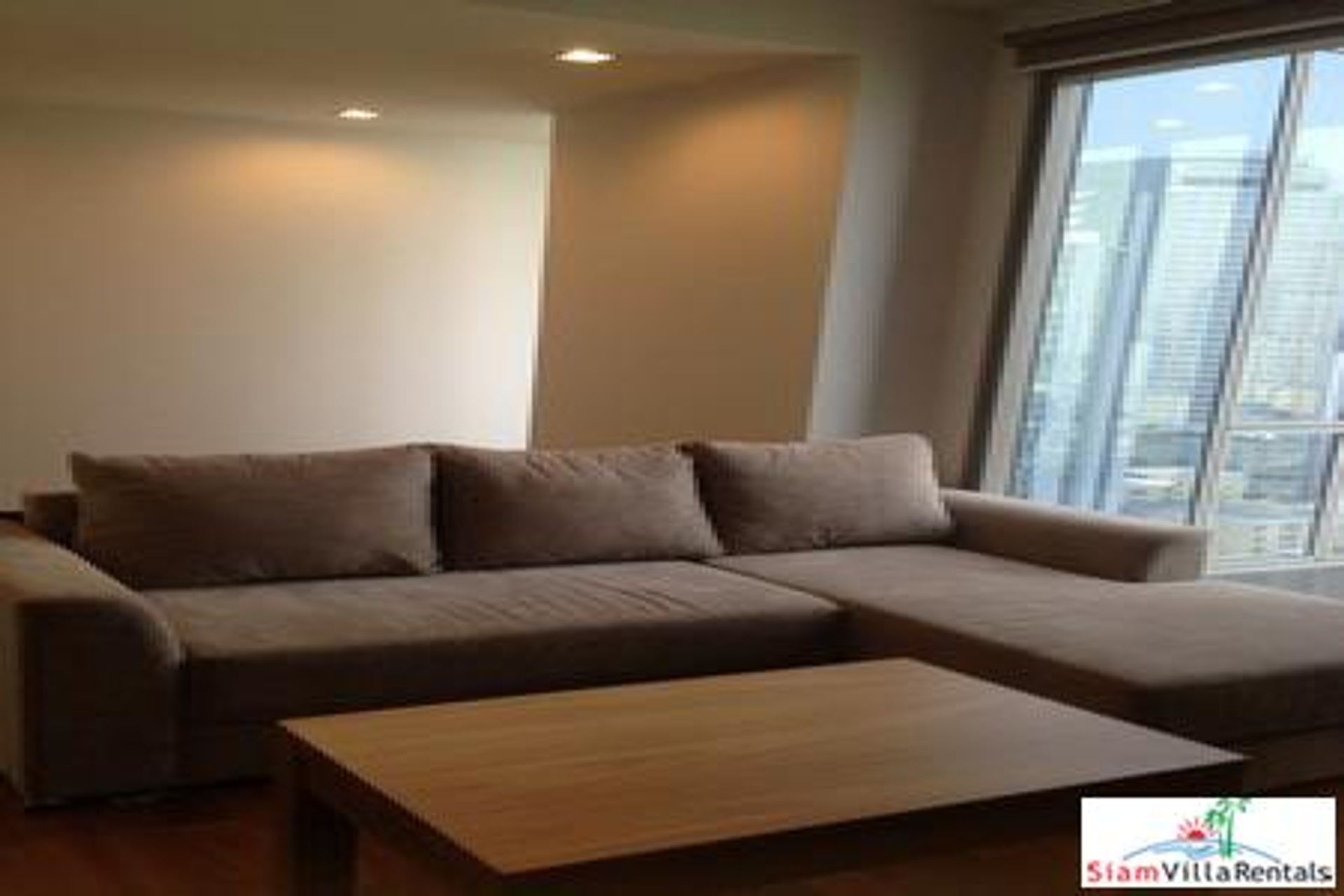 Condominium in Watthana, Krung Thep Maha Nakhon 10992642