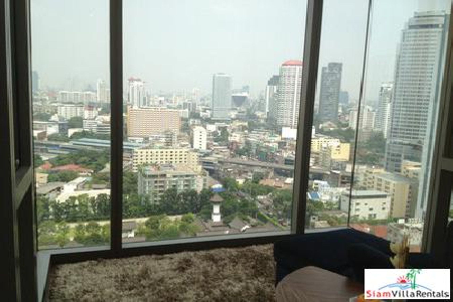 Condominium in Watthana, Krung Thep Maha Nakhon 10992642