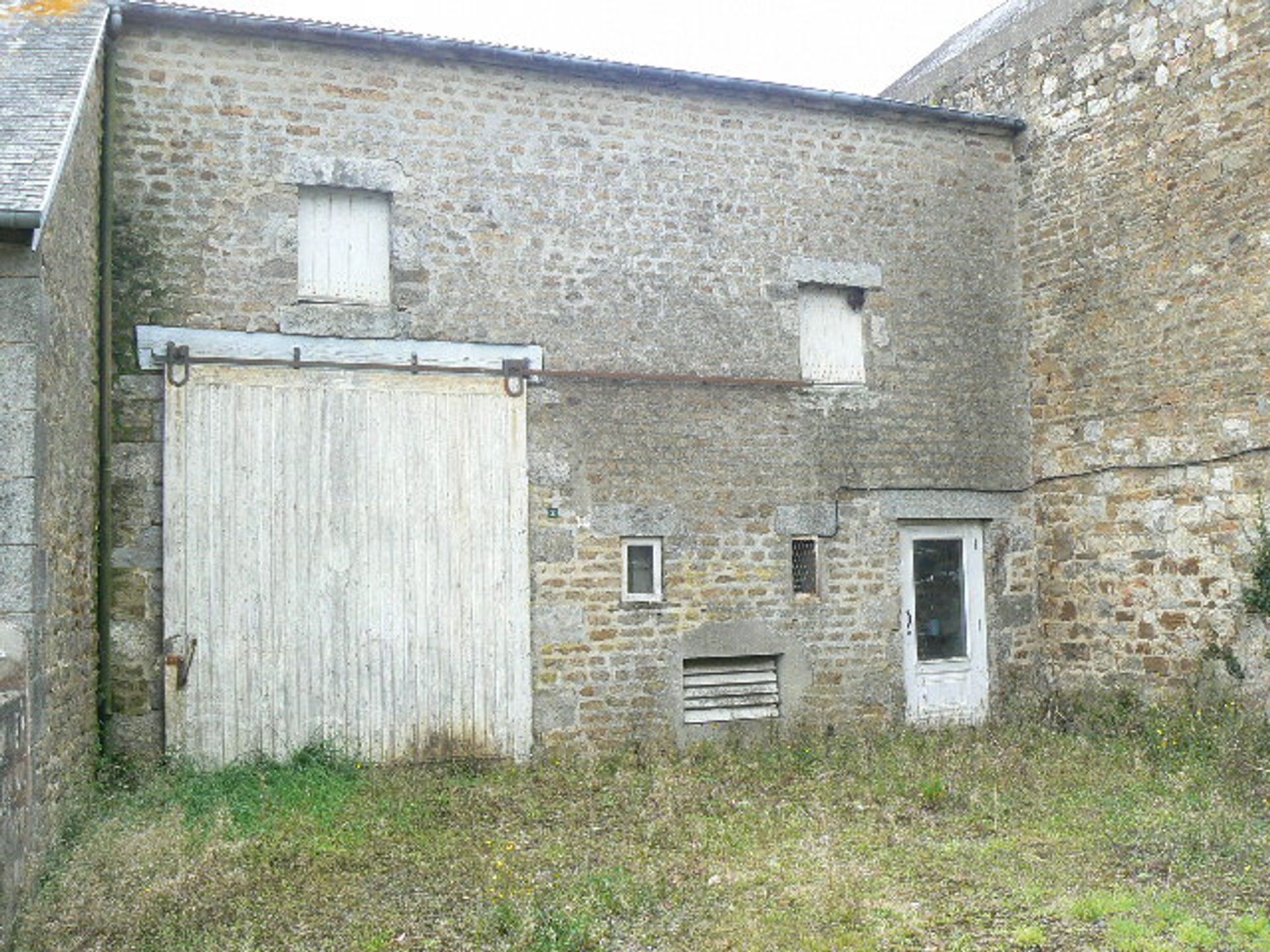 آخر في Saint-Clément-Rancoudray, Normandy 10992840