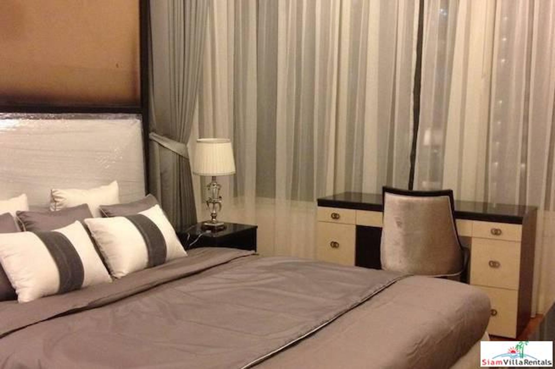 Condominium in Pathum Wan, Krung Thep Maha Nakhon 10992914