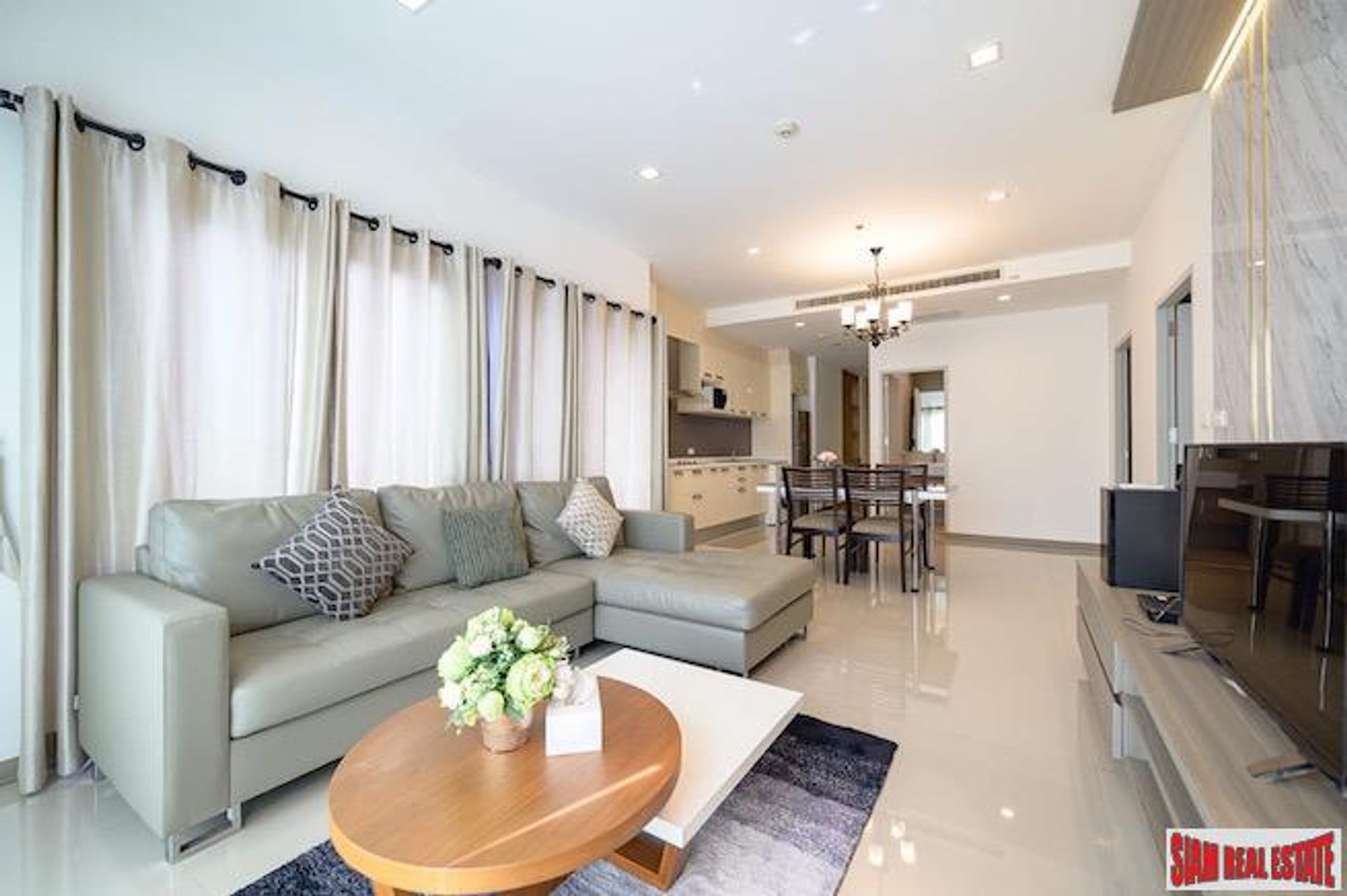 Condominium in Watthana, Krung Thep Maha Nakhon 10993038