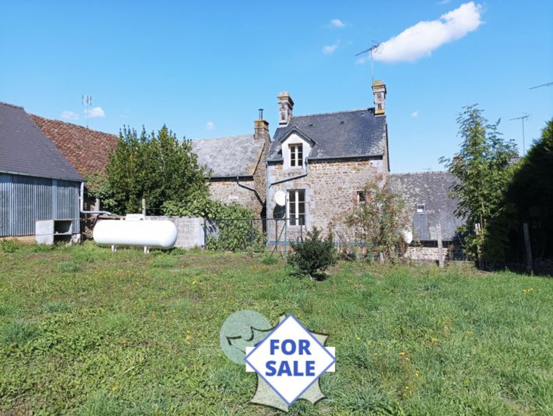 Casa nel Juvigny-Val-d'Andaine, Normandy 10993146