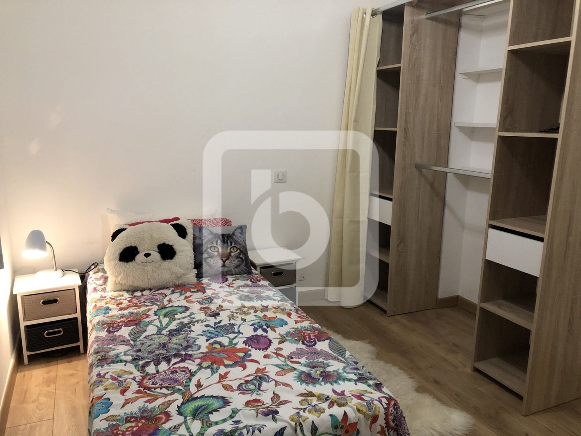 קוֹנדוֹמִינִיוֹן ב Châteauneuf, Provence-Alpes-Côte d'Azur 10993279