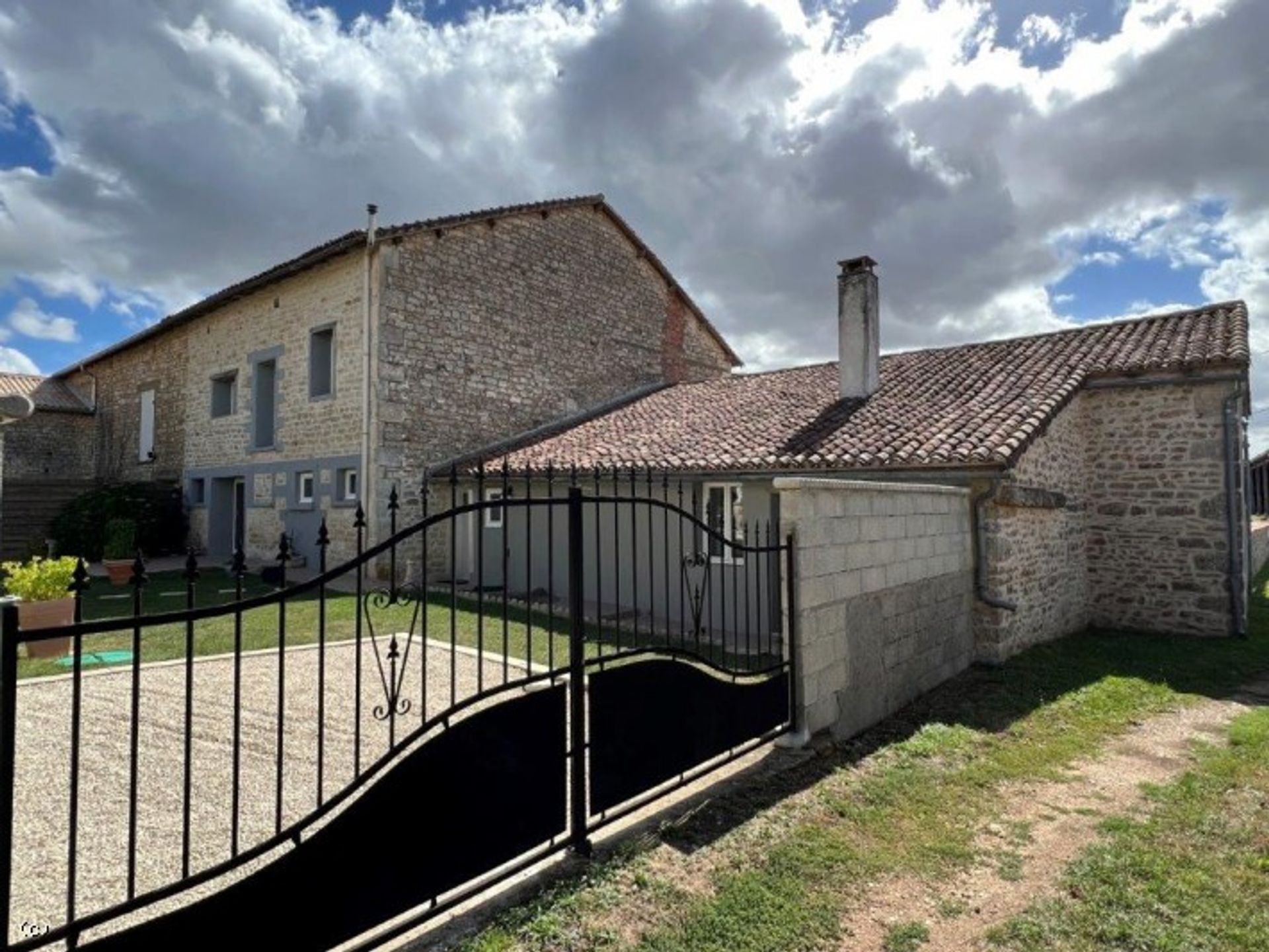 Casa nel Civray, Nouvelle-Aquitaine 10993379