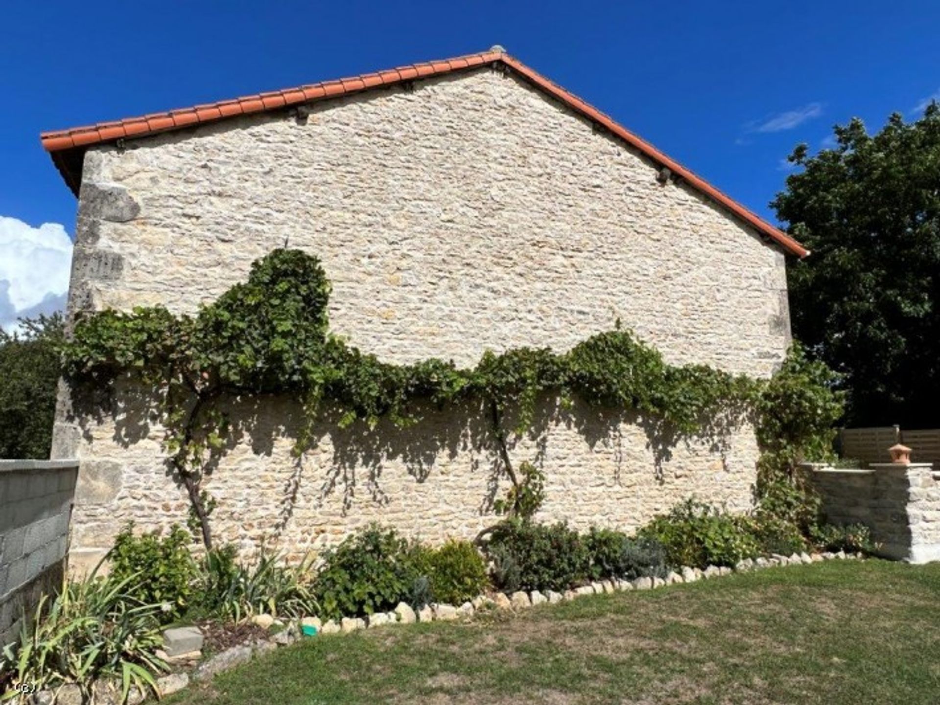 Casa nel Civray, Nouvelle-Aquitaine 10993379