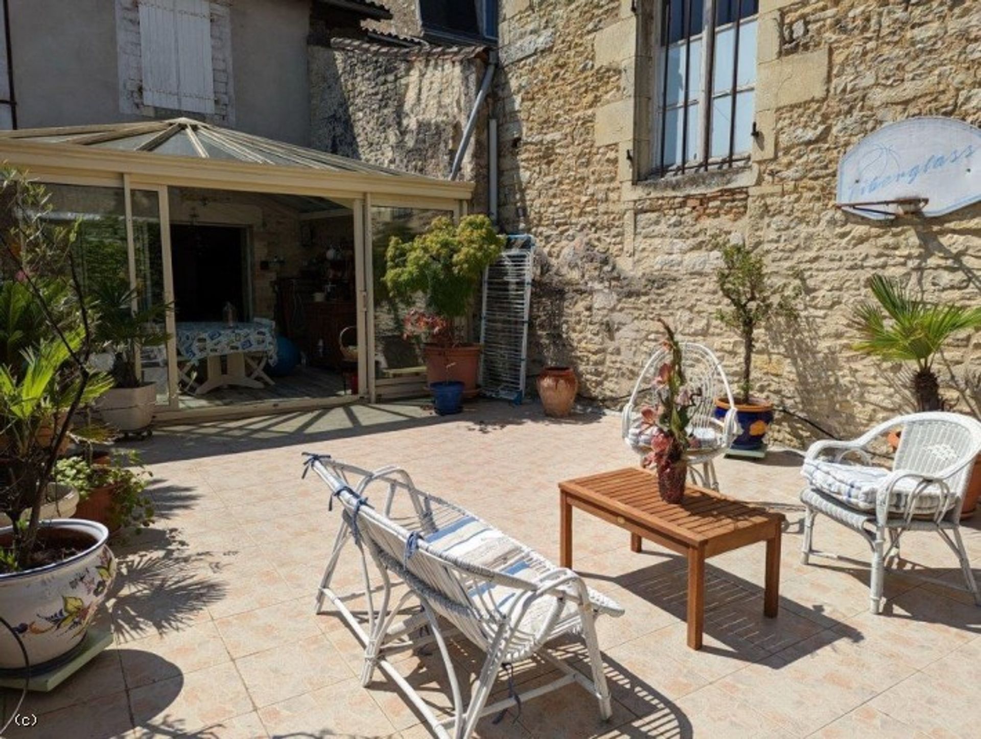 casa no Ruffec, Nouvelle-Aquitaine 10993470