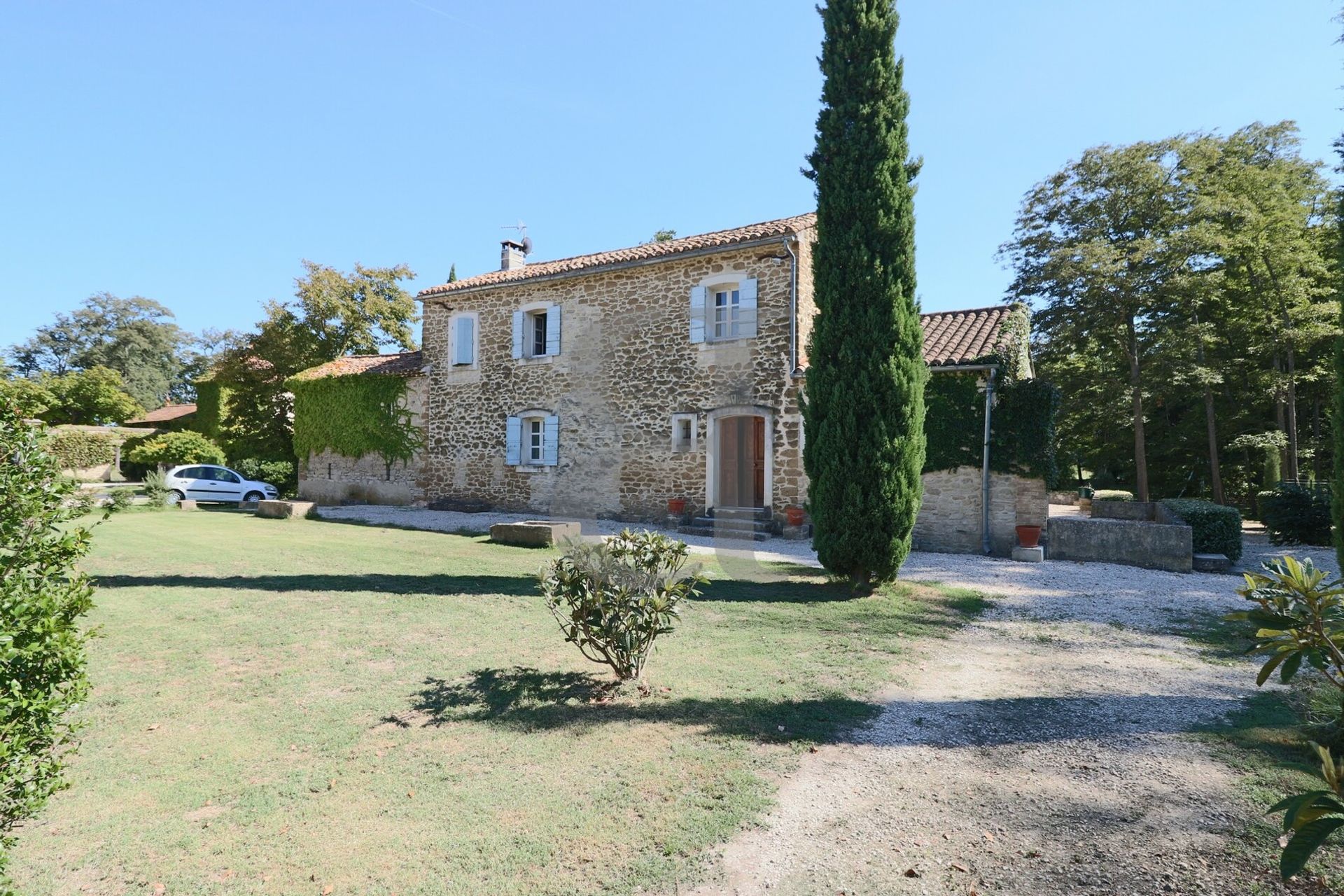 Talo sisään Monteux, Provence-Alpes-Côte d'Azur 10993851