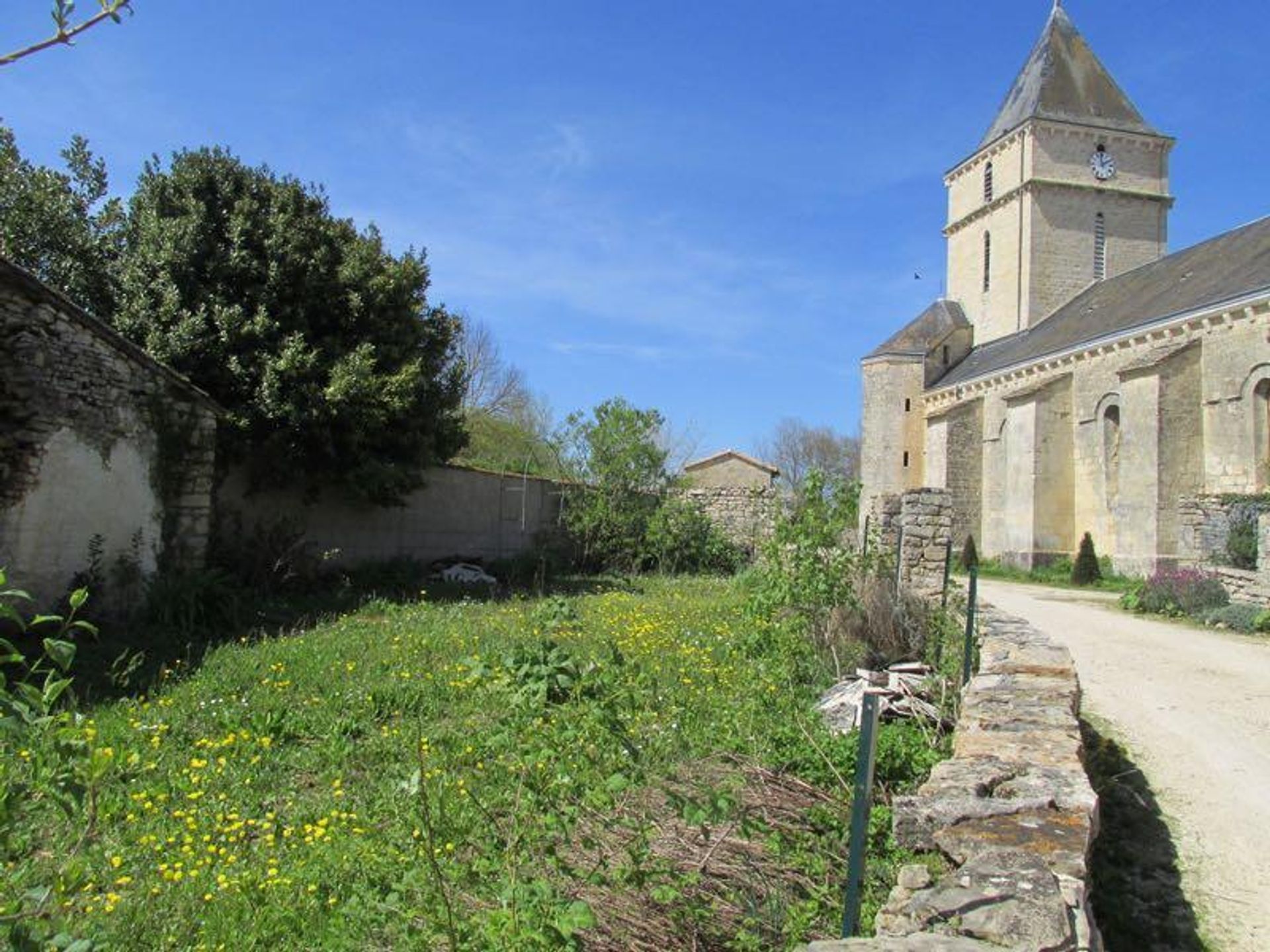 rumah dalam Lezay, Nouvelle-Aquitaine 10994441