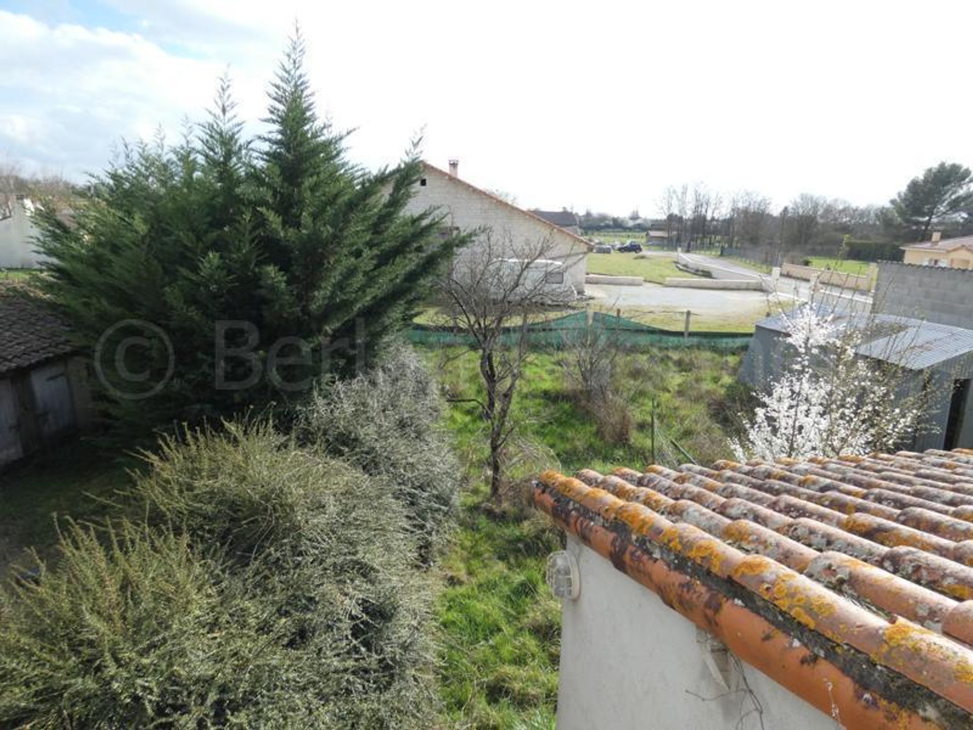 casa en Sauzé-Vaussais, Nouvelle-Aquitaine 10994453