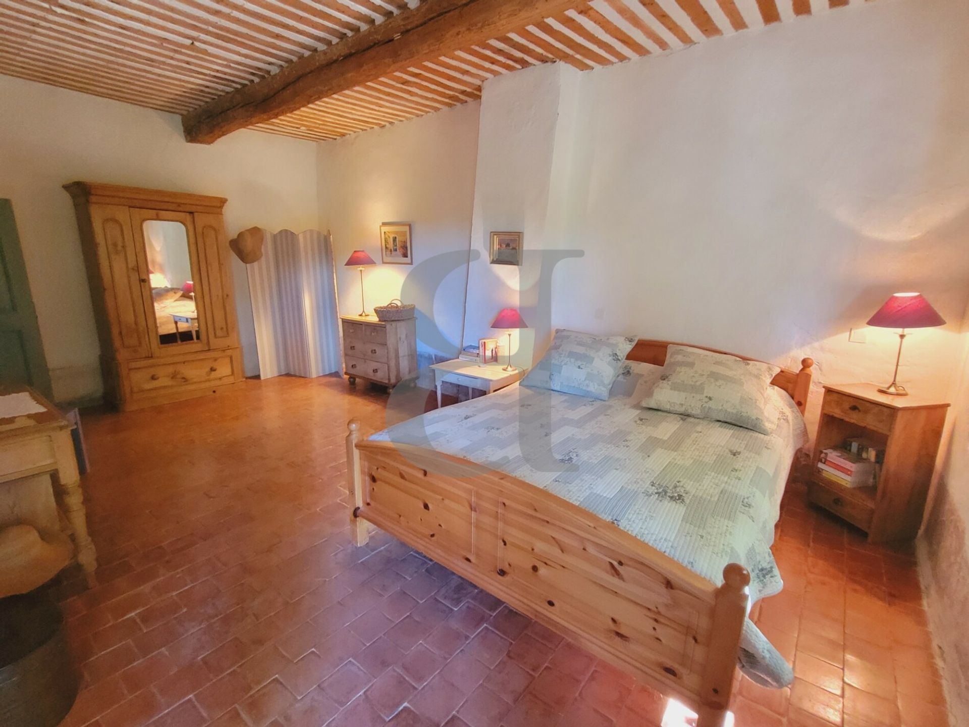 بيت في Grignan, Auvergne-Rhône-Alpes 10994511