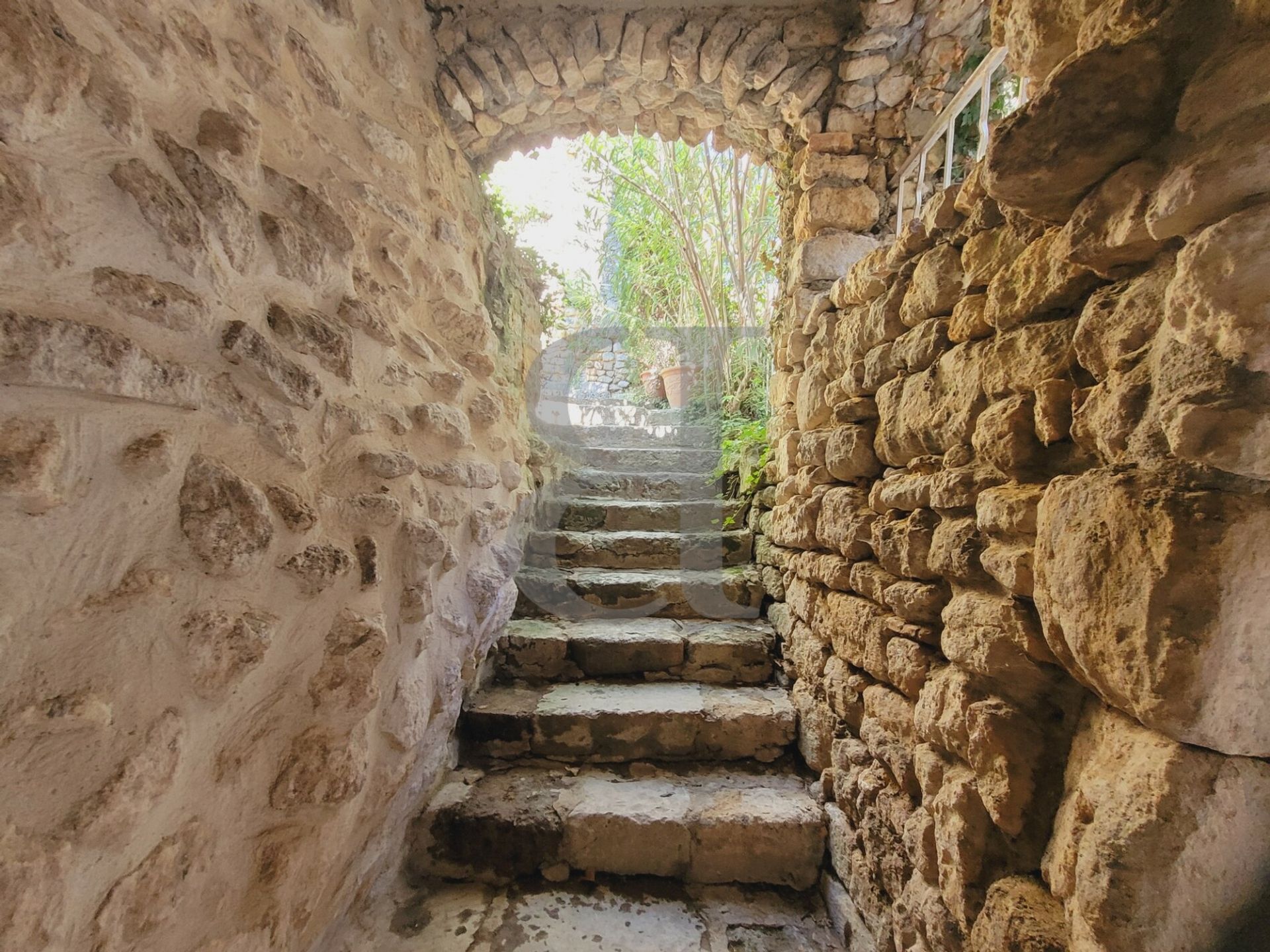 Haus im Saint-Restitut, Auvergne-Rhône-Alpes 10994635