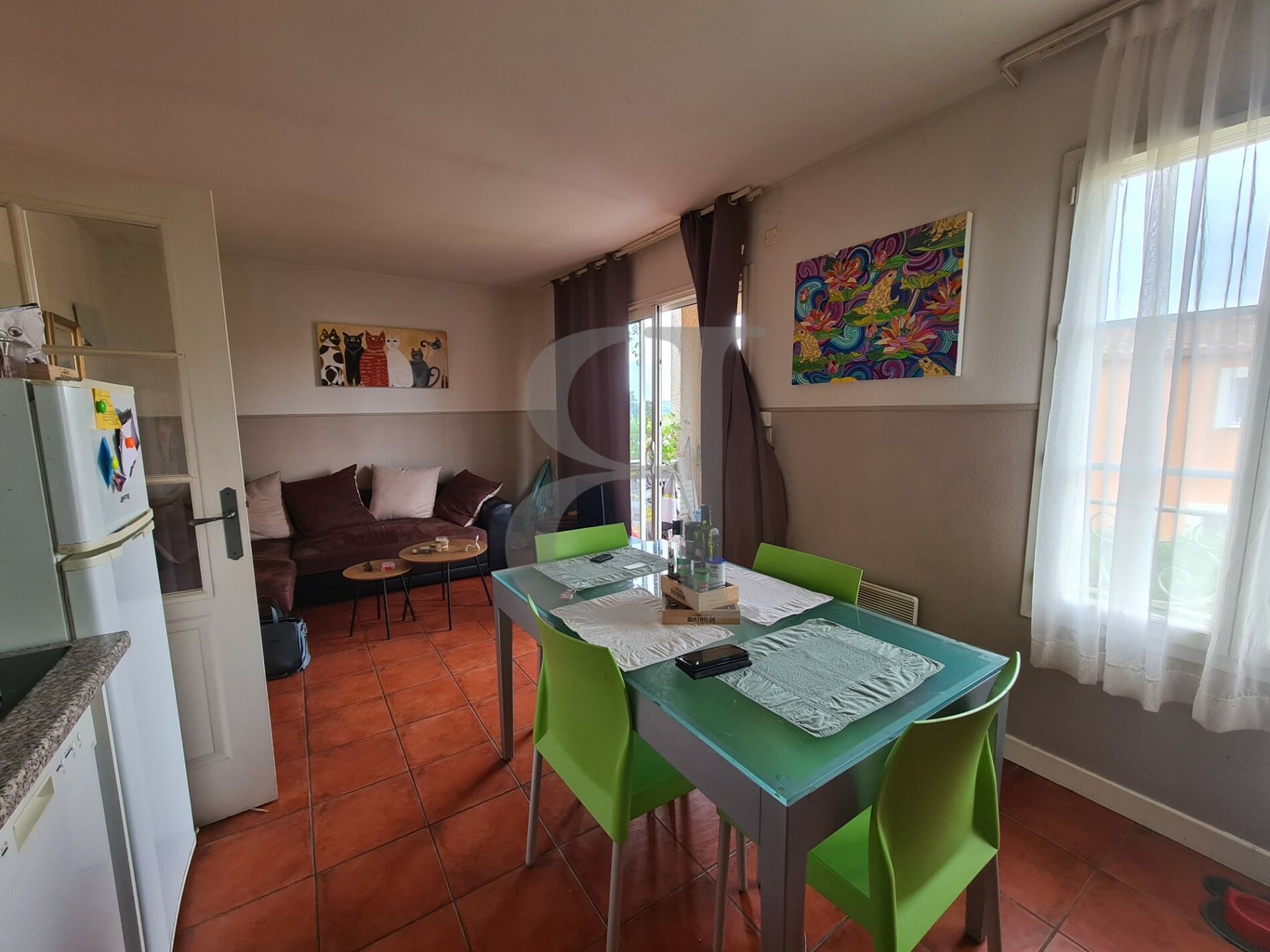 Condominium in Sainte-Cecile-les-Vignes, Provence-Alpes-Cote d'Azur 10994642