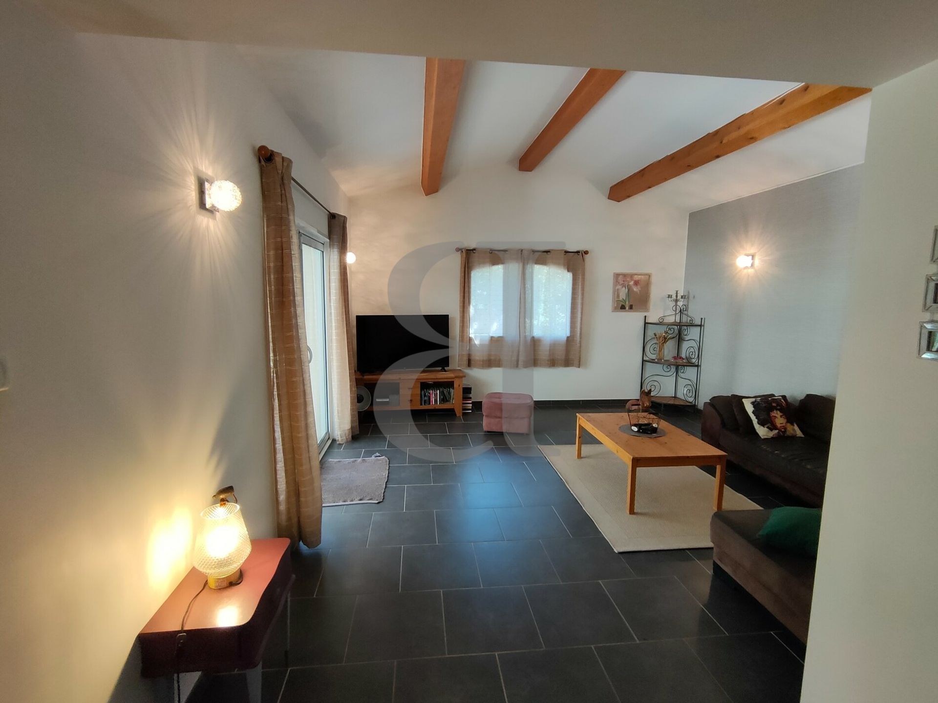 मकान में Sainte-Cécile-les-Vignes, Provence-Alpes-Côte d'Azur 10994679