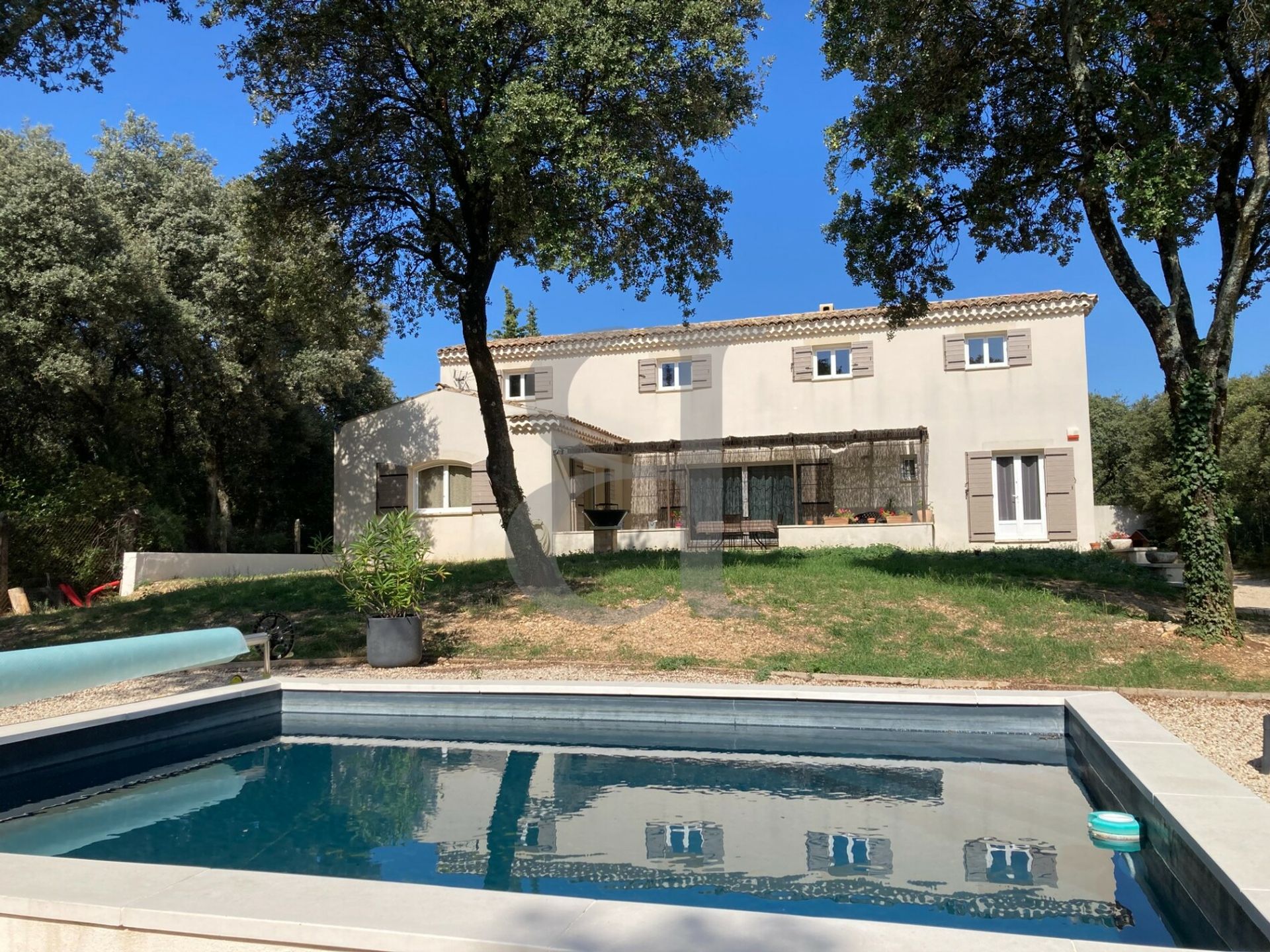 casa en Sainte-Cécile-les-Vignes, Provence-Alpes-Côte d'Azur 10994679