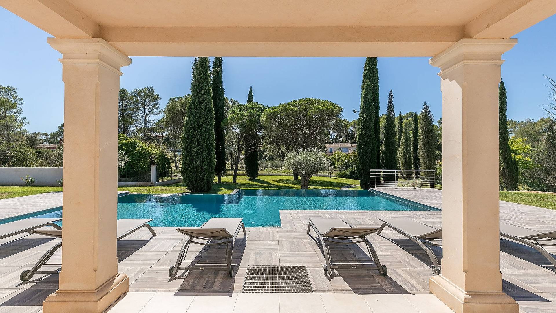 Dom w Puget-sur-Argens, Provence-Alpes-Cote d'Azur 10994945