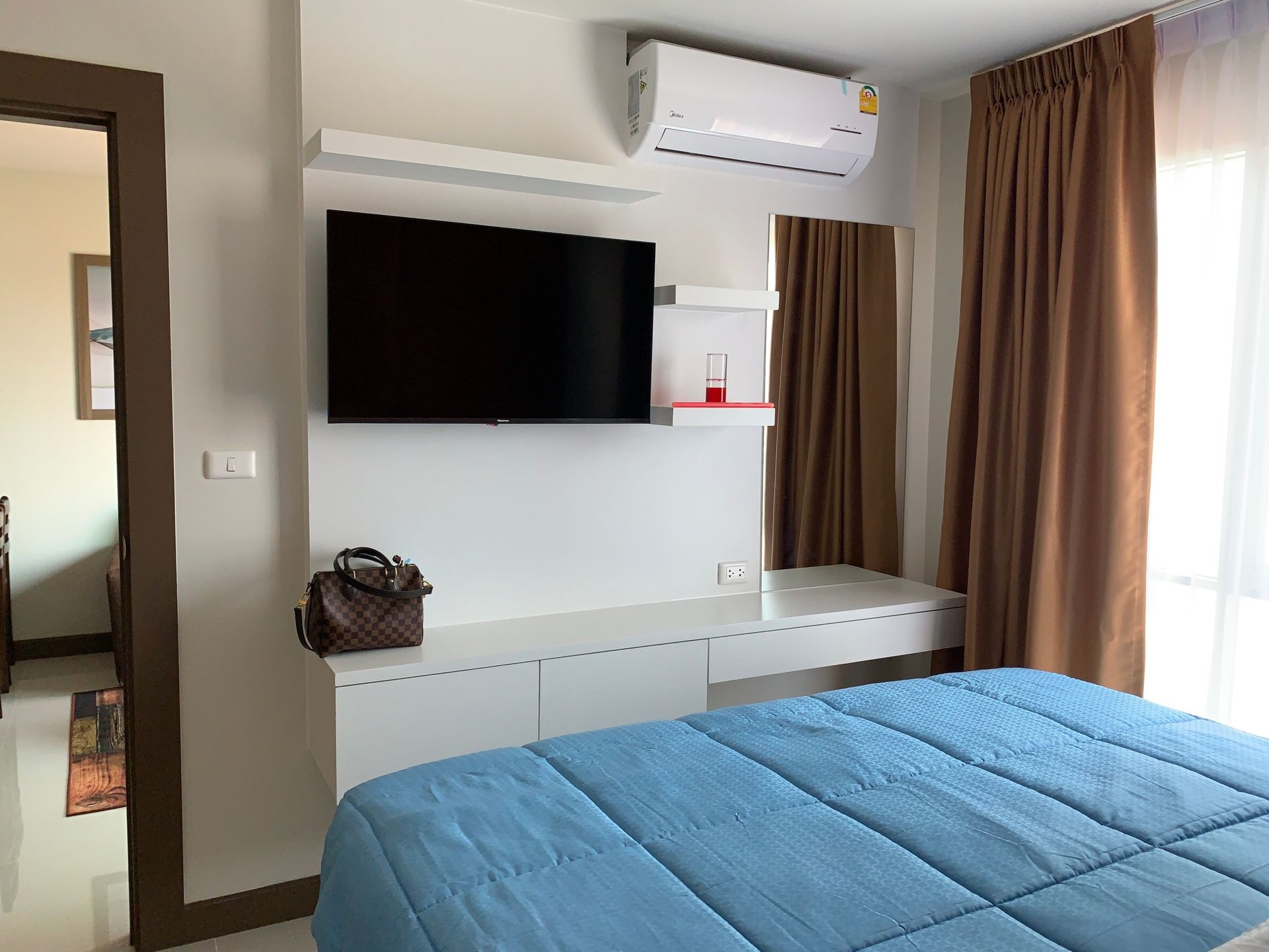 Condominium in Tambon Nong Kae, Chang Wat Prachuap Khiri Khan 10995203