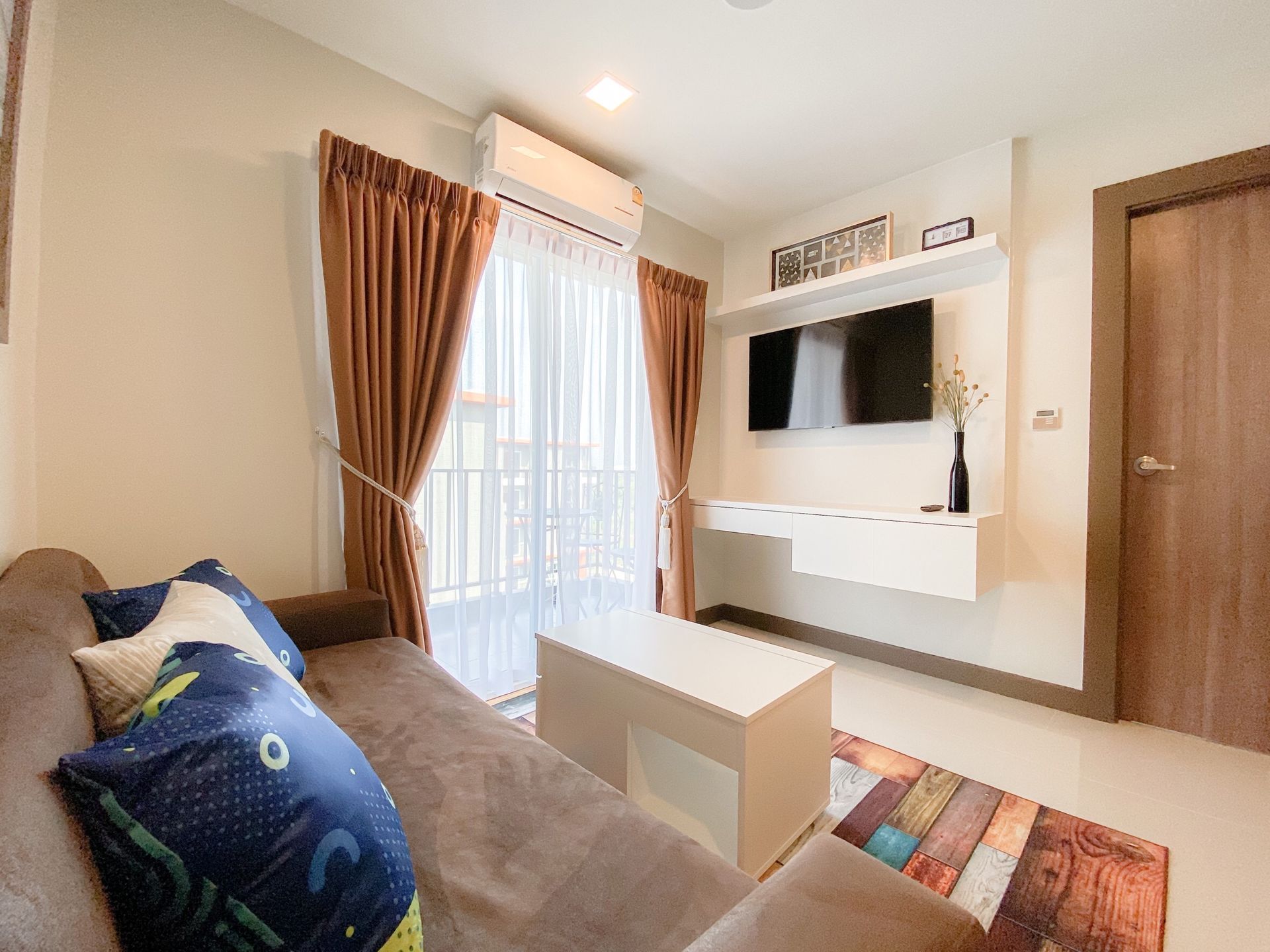 Condominium in Tambon Nong Kae, Chang Wat Prachuap Khiri Khan 10995203