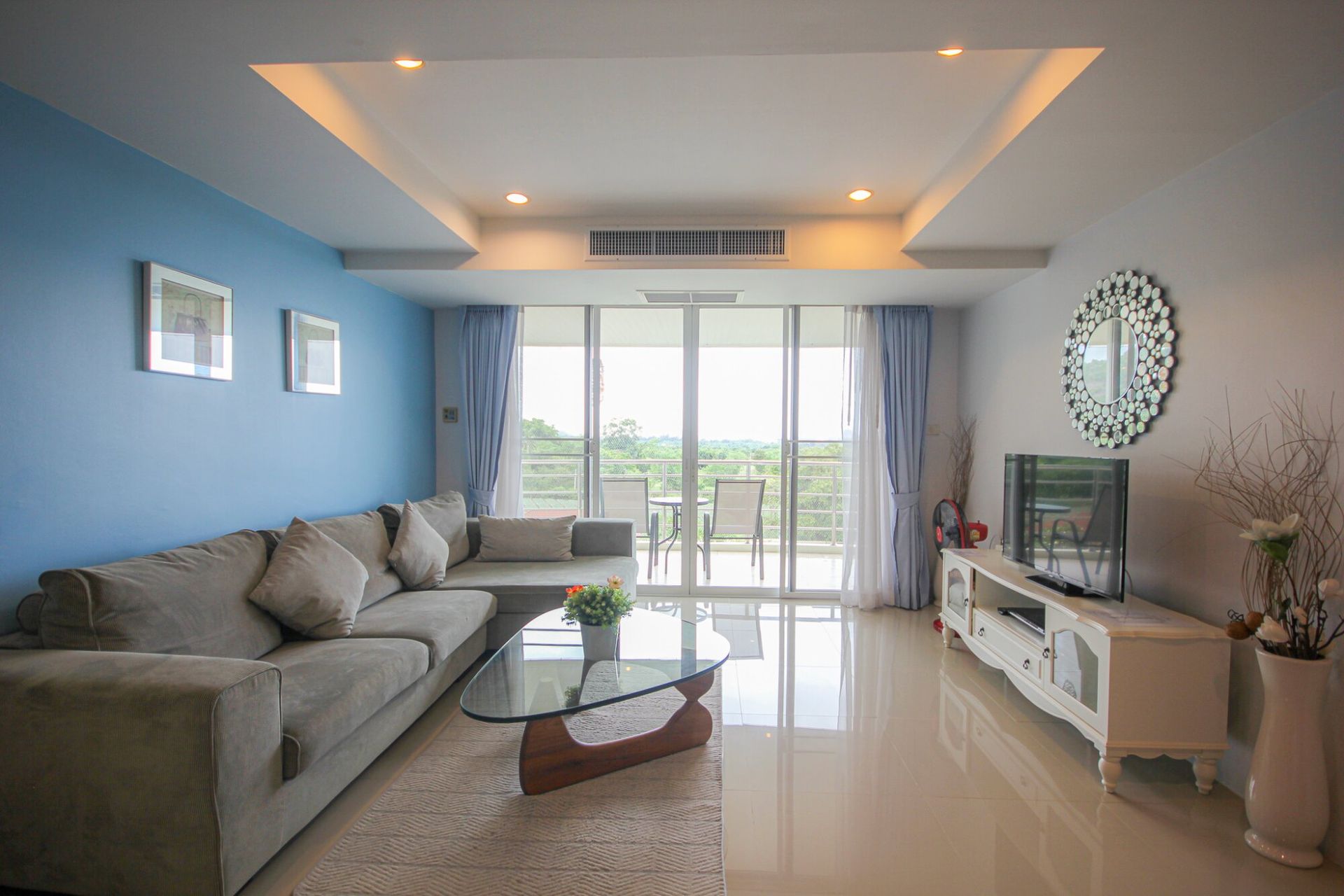 Condominium in Tambon Nong Kae, Chang Wat Prachuap Khiri Khan 10995375