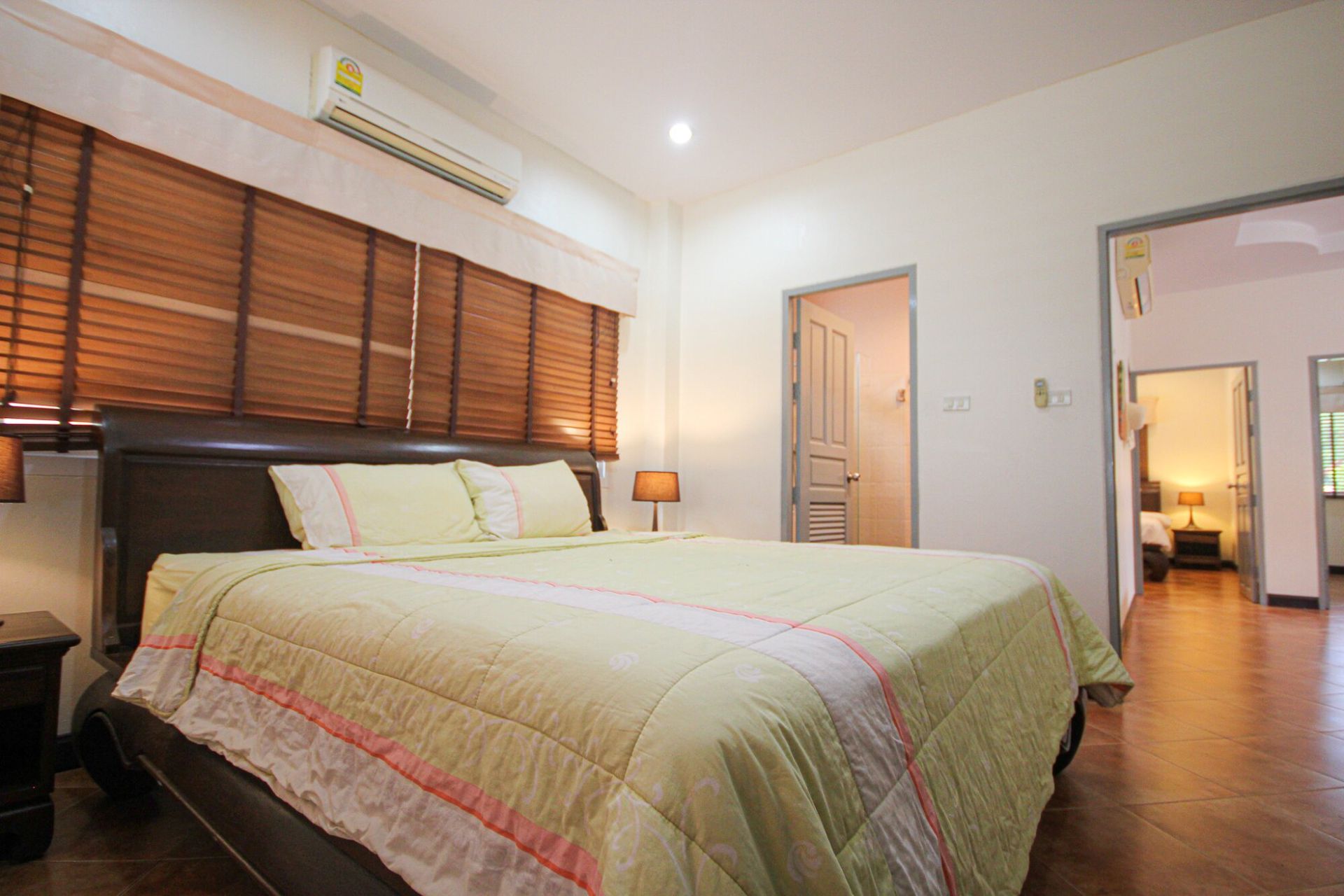 Condominium in Tambon Hin Lek Fai, Chang Wat Prachuap Khiri Khan 10995393