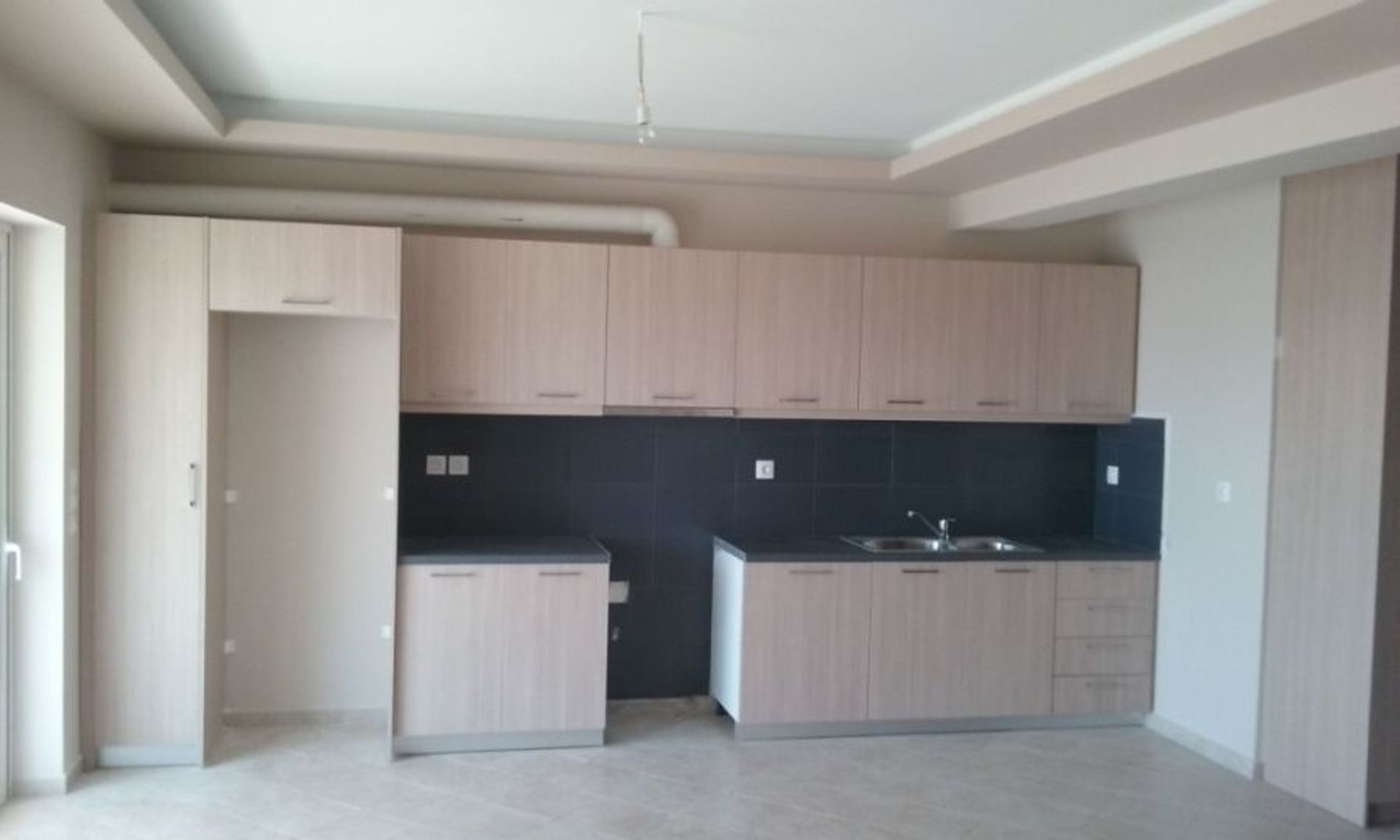 Condominium dans Karystos,  10995517