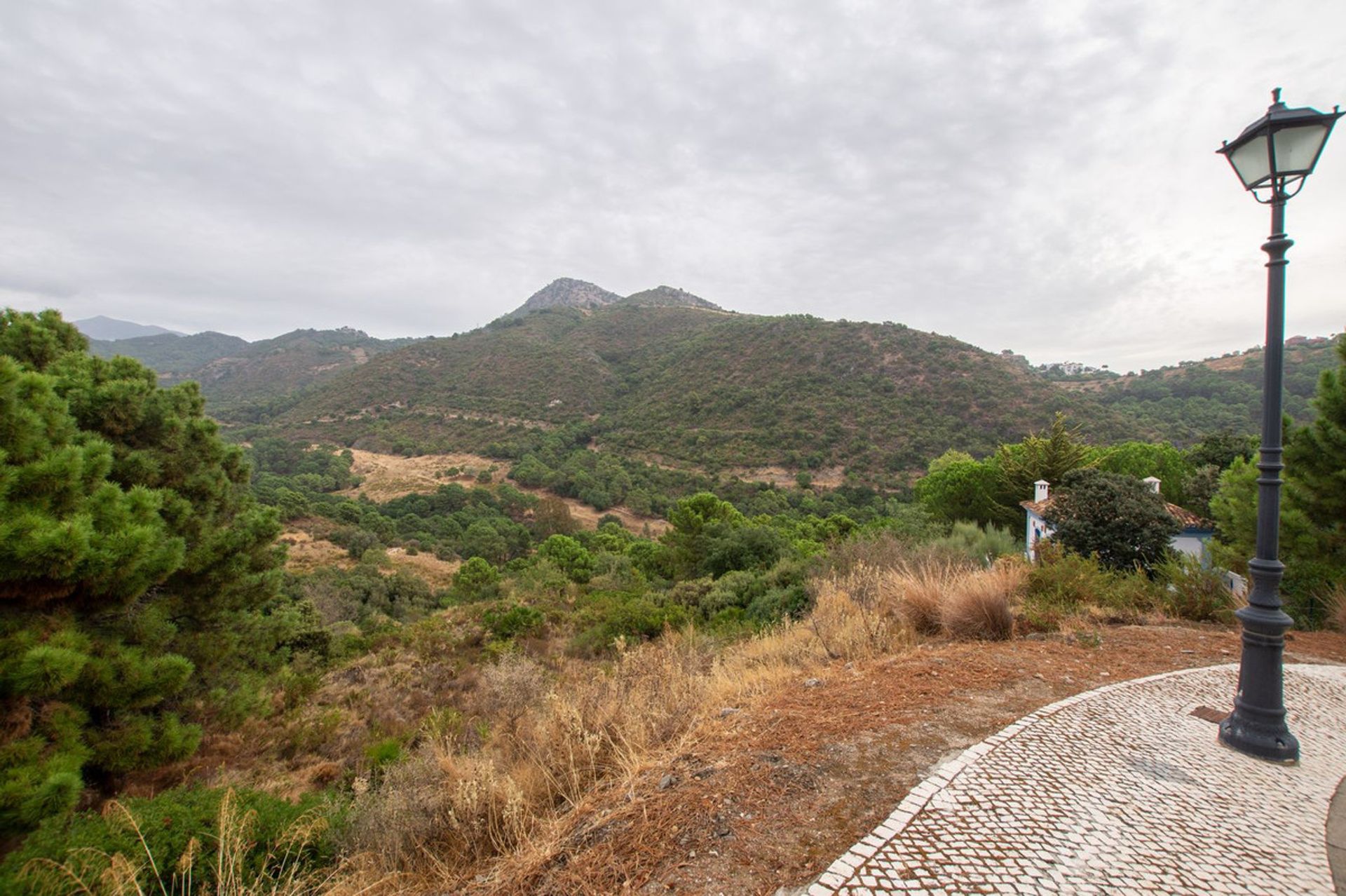 Maa sisään Benahavis, Andalusia 10996391