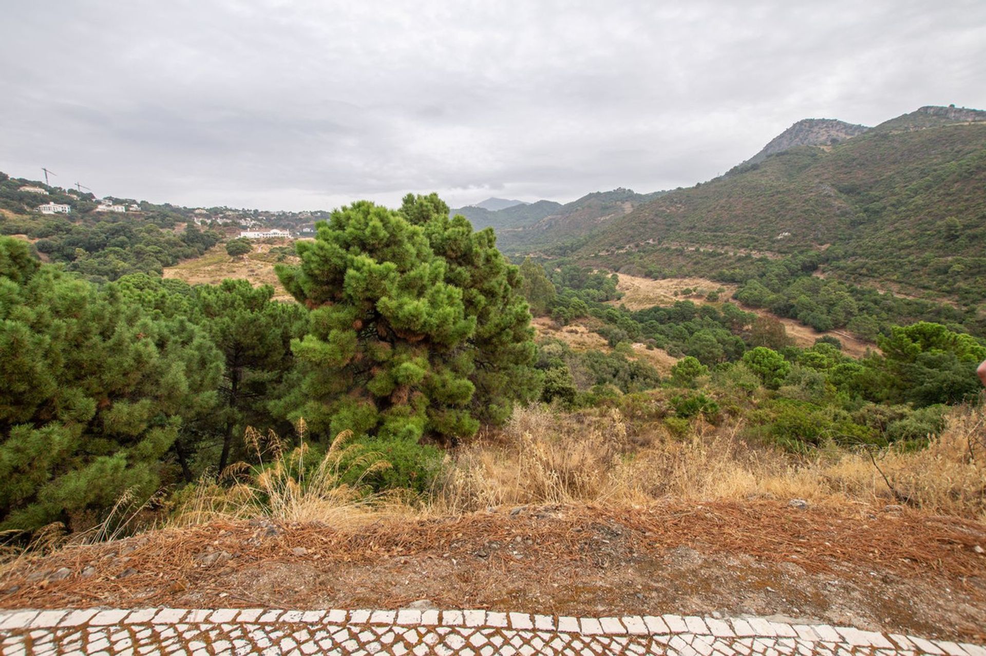 Maa sisään Benahavis, Andalusia 10996391