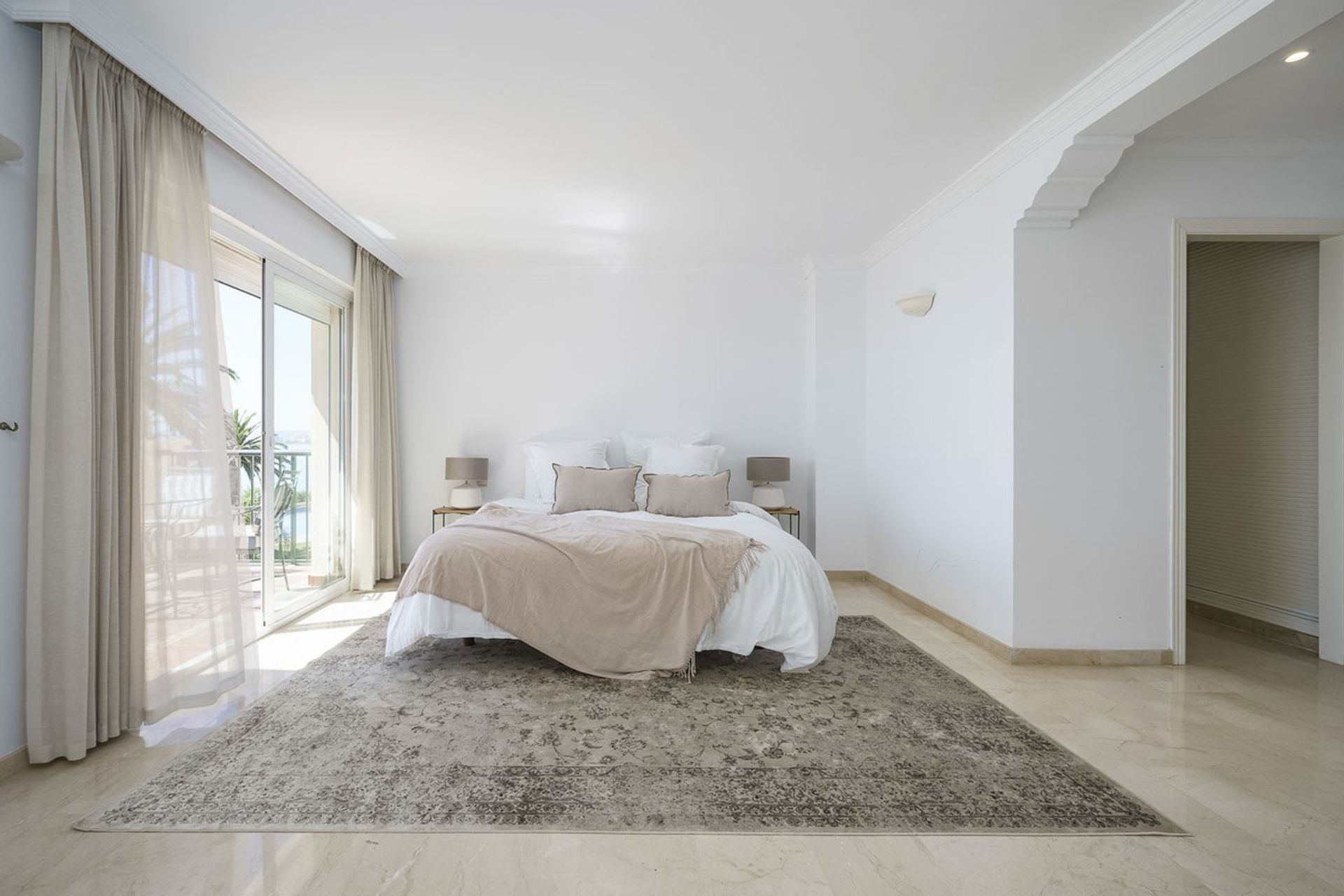 rumah dalam Estepona, Andalusia 10996487