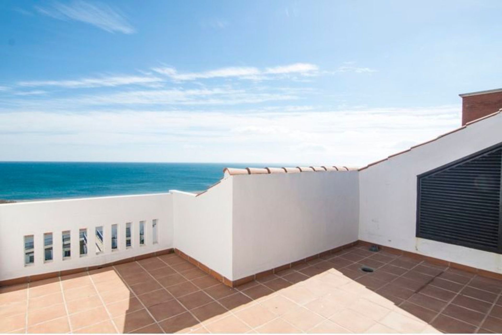 casa en Puerto de la Duquesa, Andalusia 10996514