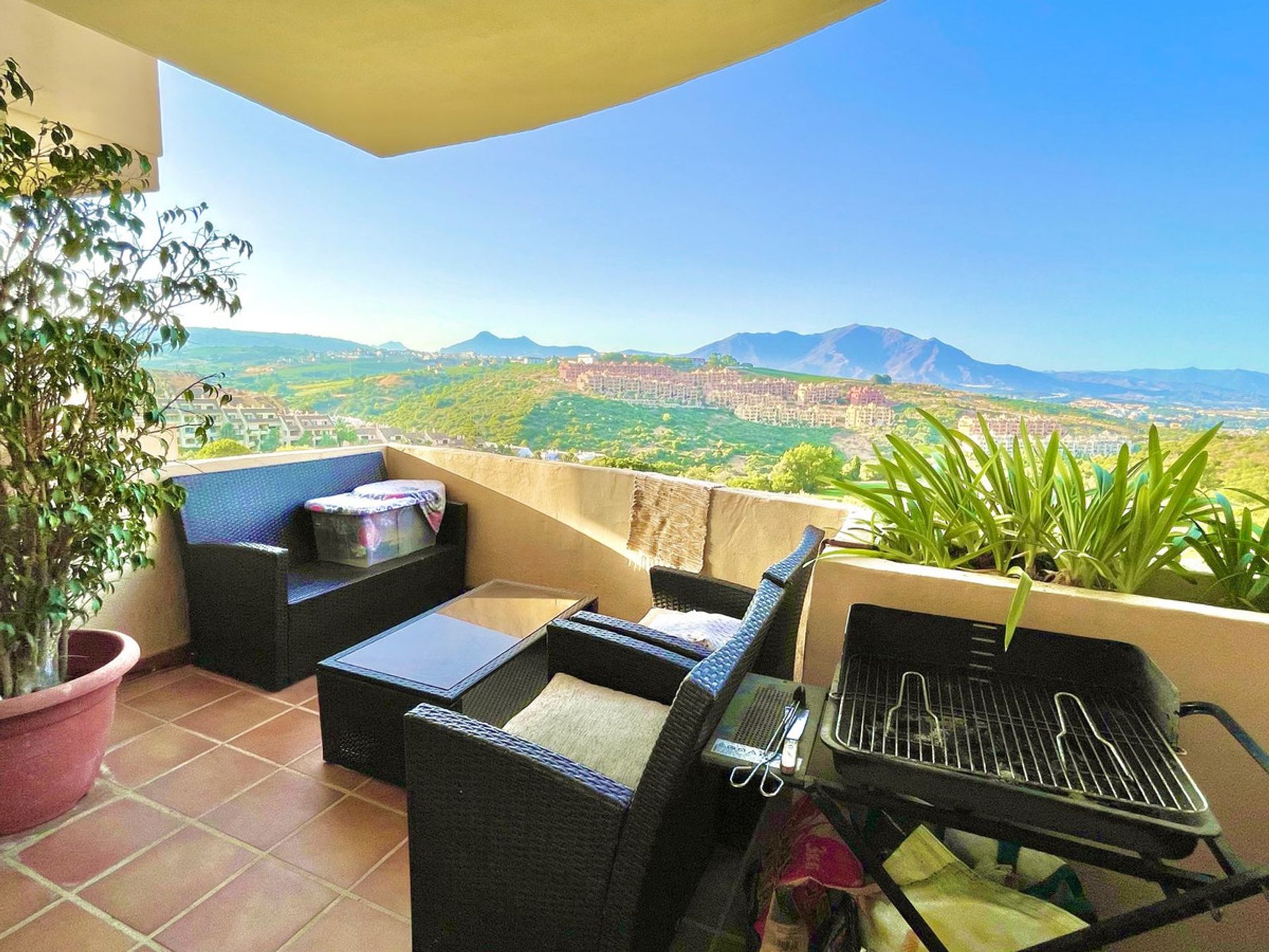 Condominium in Castillo de Sabinillas, Andalusië 10996595