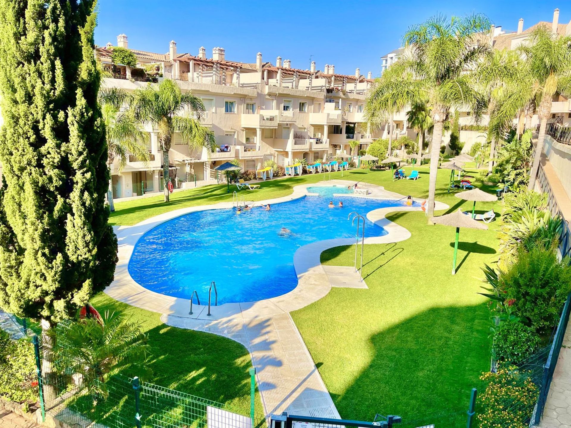 Condominium in Castillo de Sabinillas, Andalusië 10996595