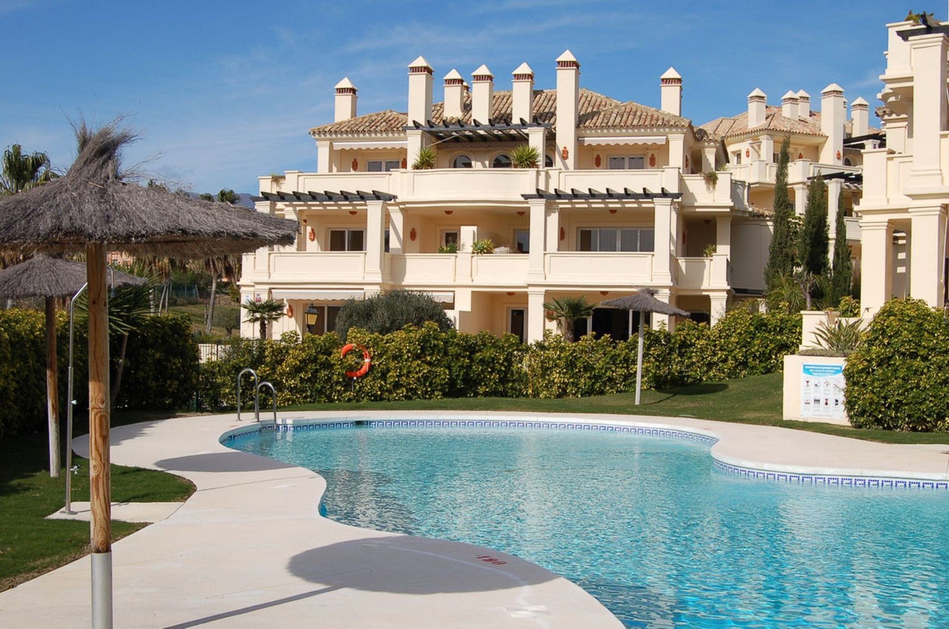 Condominium in Casares, Andalusia 10996899