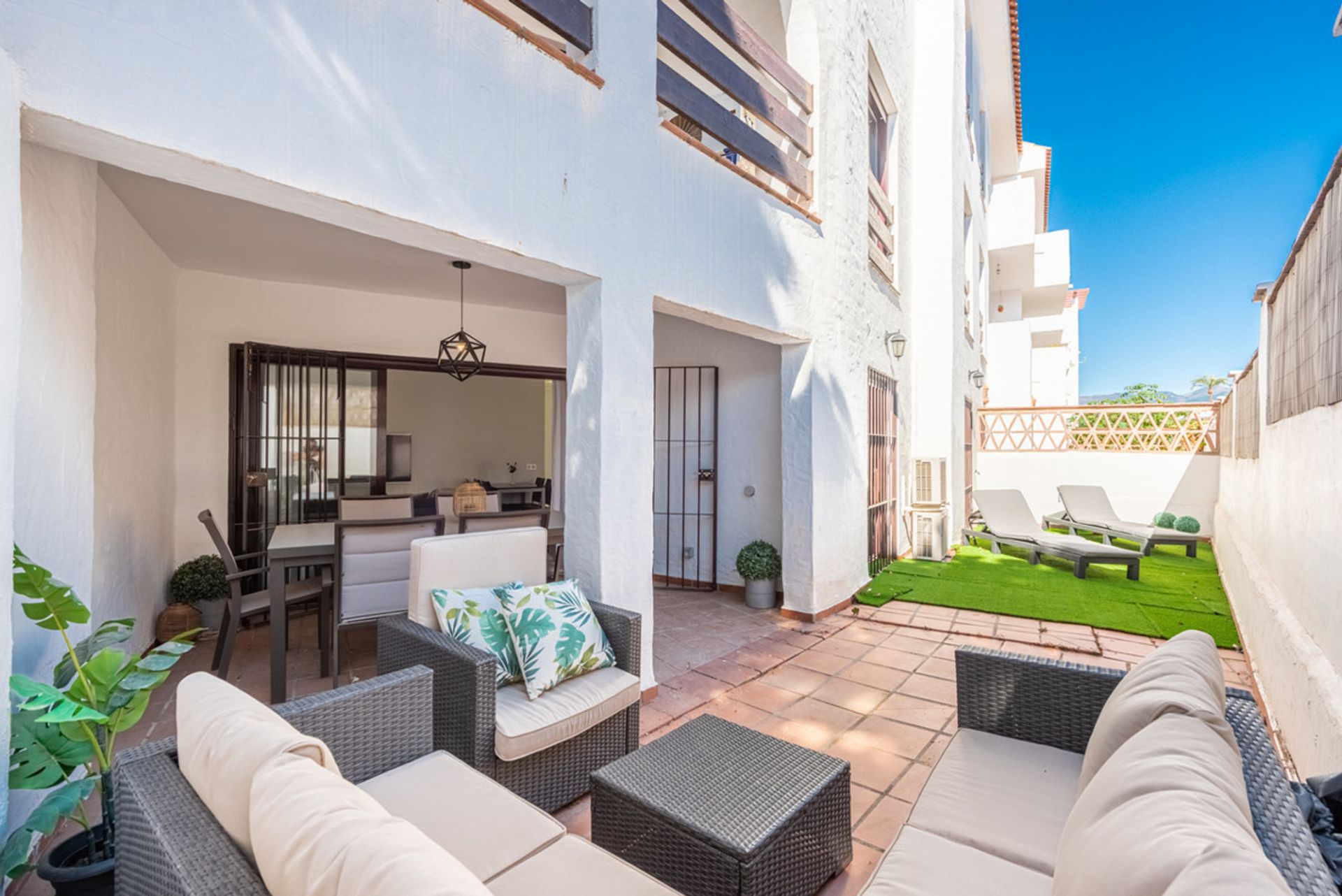 Condominium in Marbella, Andalucía 10997329