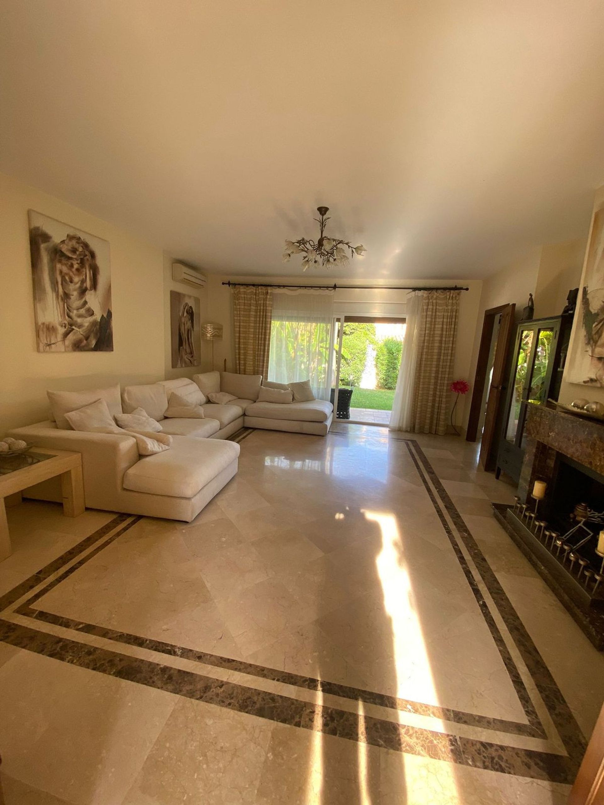 House in Marbella, Andalucía 10997412