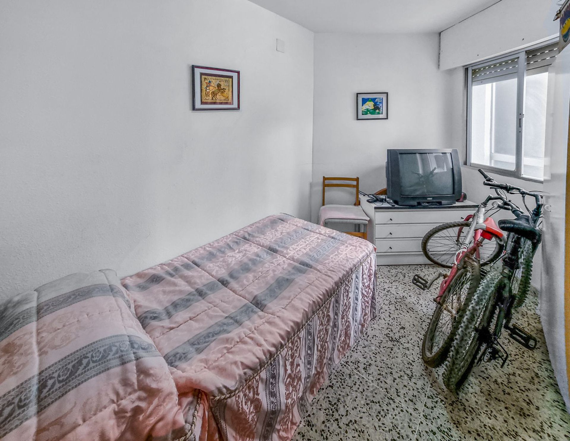 Condominium in San Luis de Sabinillas, Andalusia 10997479