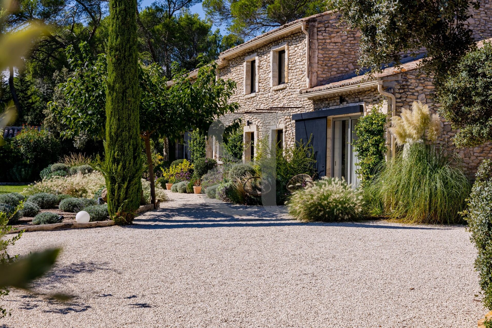 Otro en Sainte-Cécile-les-Vignes, Provence-Alpes-Côte d'Azur 10997652