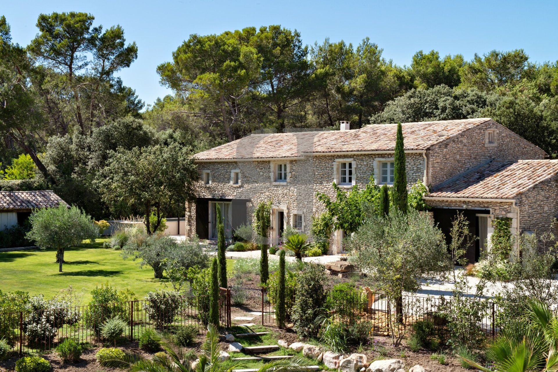 Muu sisään Sainte-Cecile-les-Vignes, Provence-Alpes-Cote d'Azur 10997652