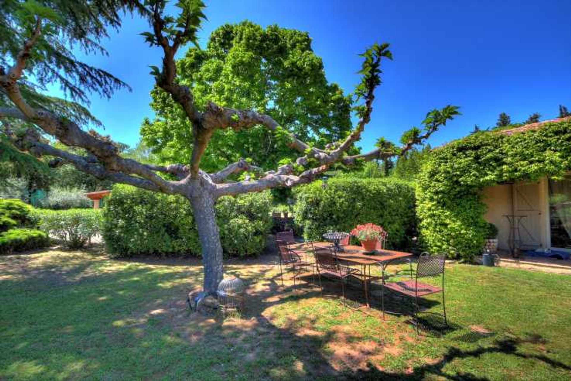 rumah dalam Salernes, Provence-Alpes-Côte d'Azur 10997706