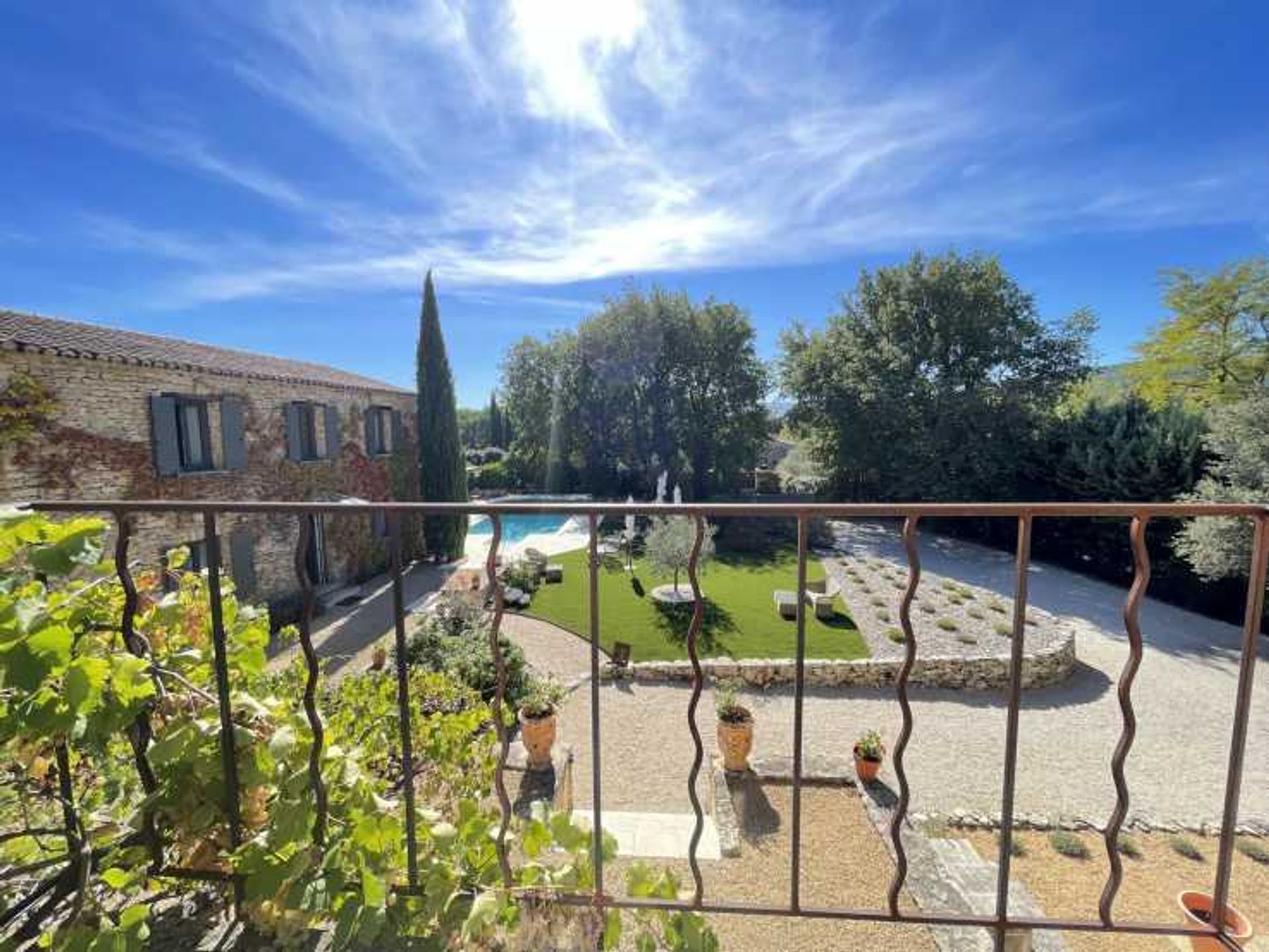 жилой дом в Gordes, Provence-Alpes-Côte d'Azur 10997822