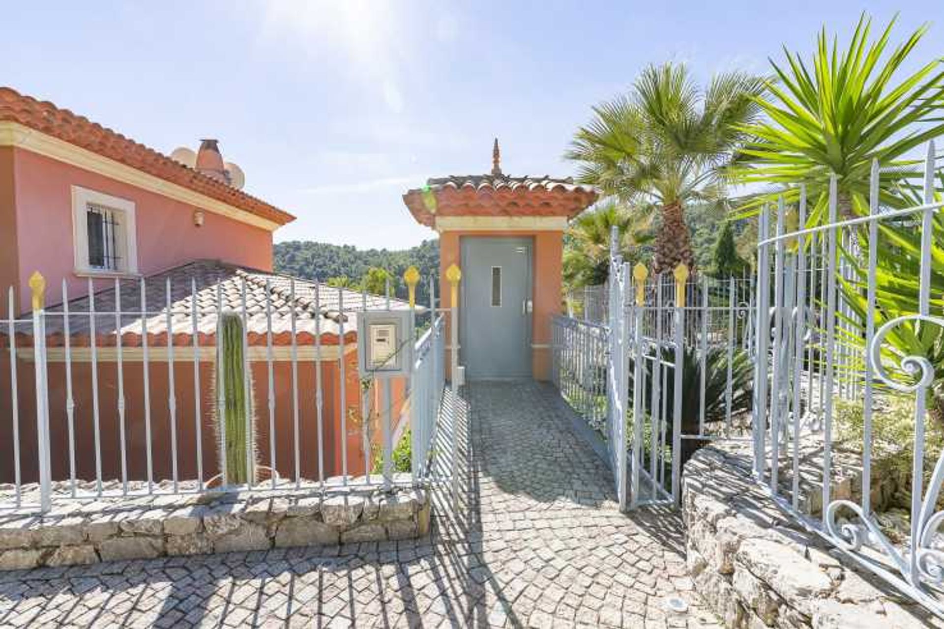 Huis in Grasse, Provence-Alpes-Côte d'Azur 10997873