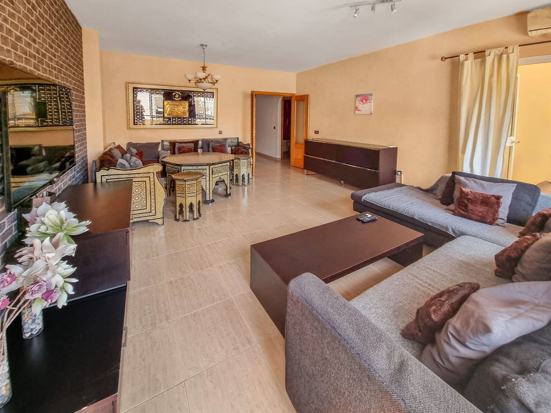 Condominium in San Luis de Sabinillas, Andalusia 10997946