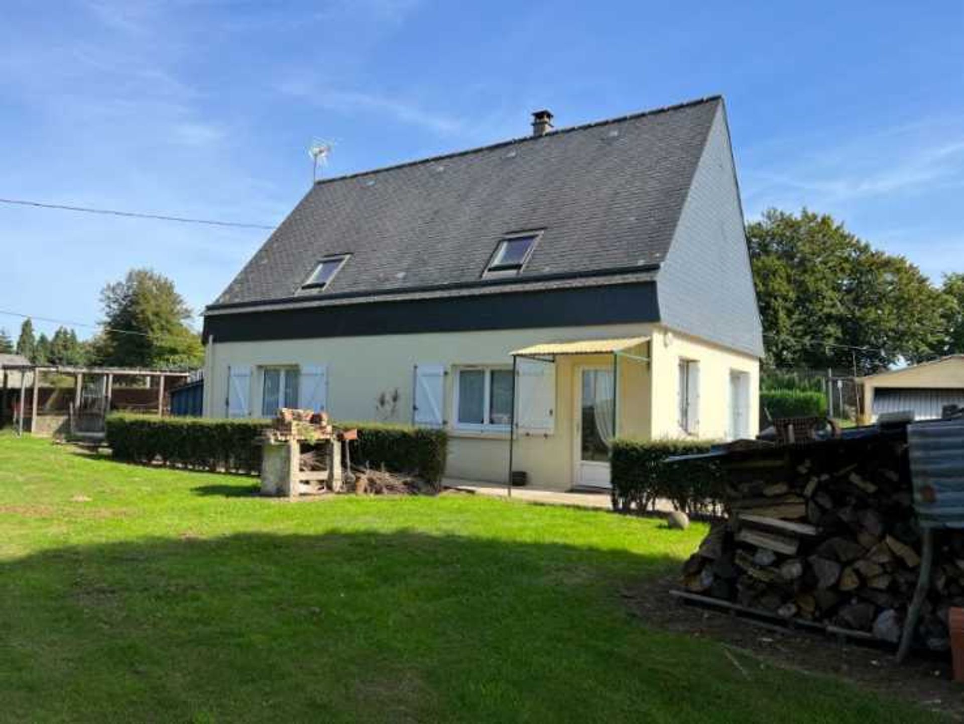 Huis in Mortain, Normandië 10998054