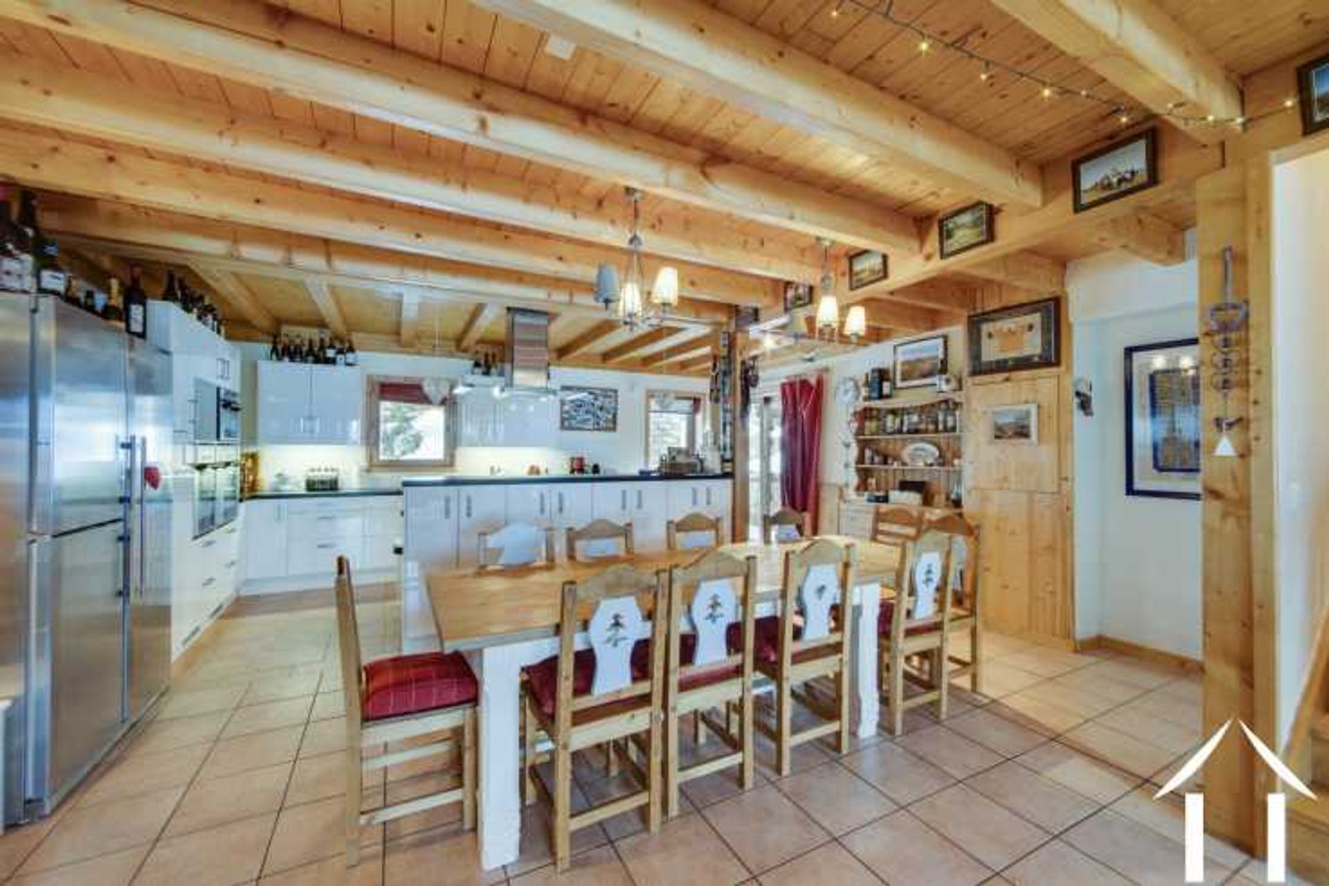 Huis in Sainte-Foy-Tarentaise, Auvergne-Rhône-Alpes 10998117