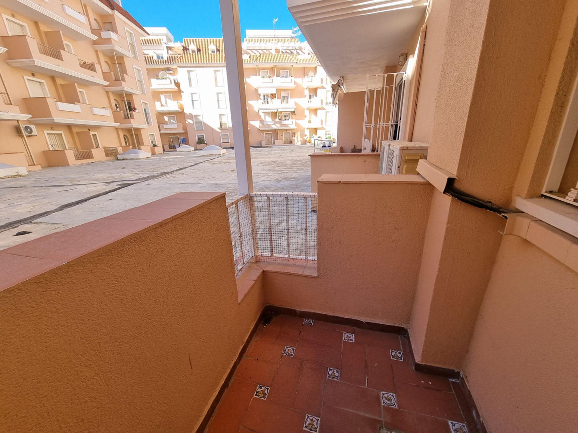 Condominio en San Luis de Sabinillas, Andalusia 10998245