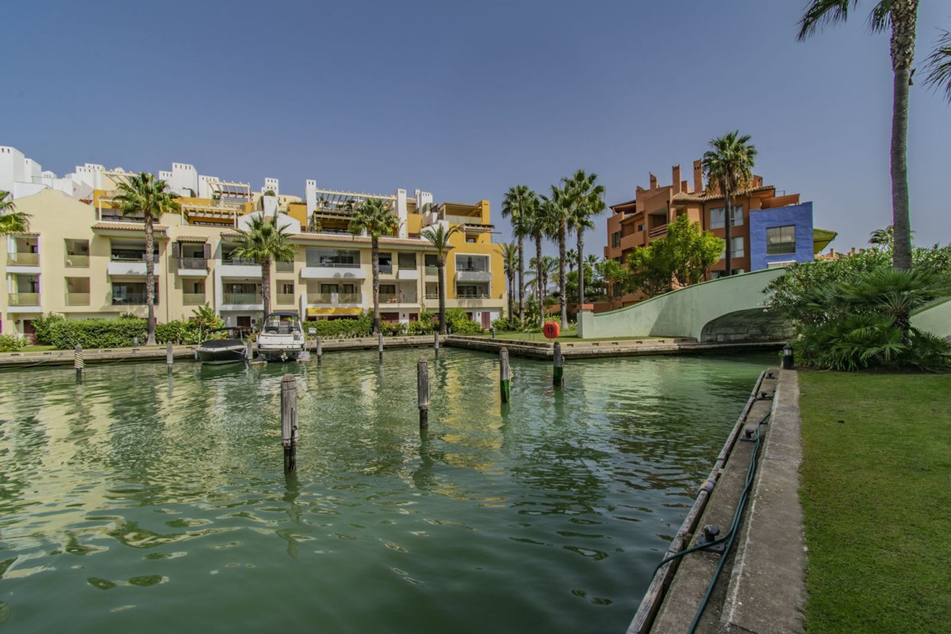 Condominium in Sotogrande, Andalusia 10998262