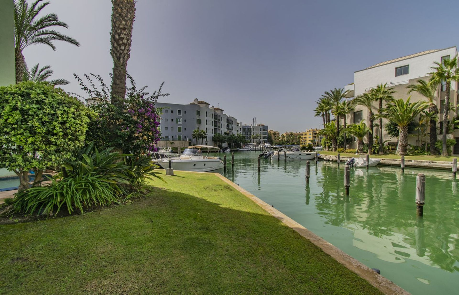 Condominium in Sotogrande, Andalusia 10998262