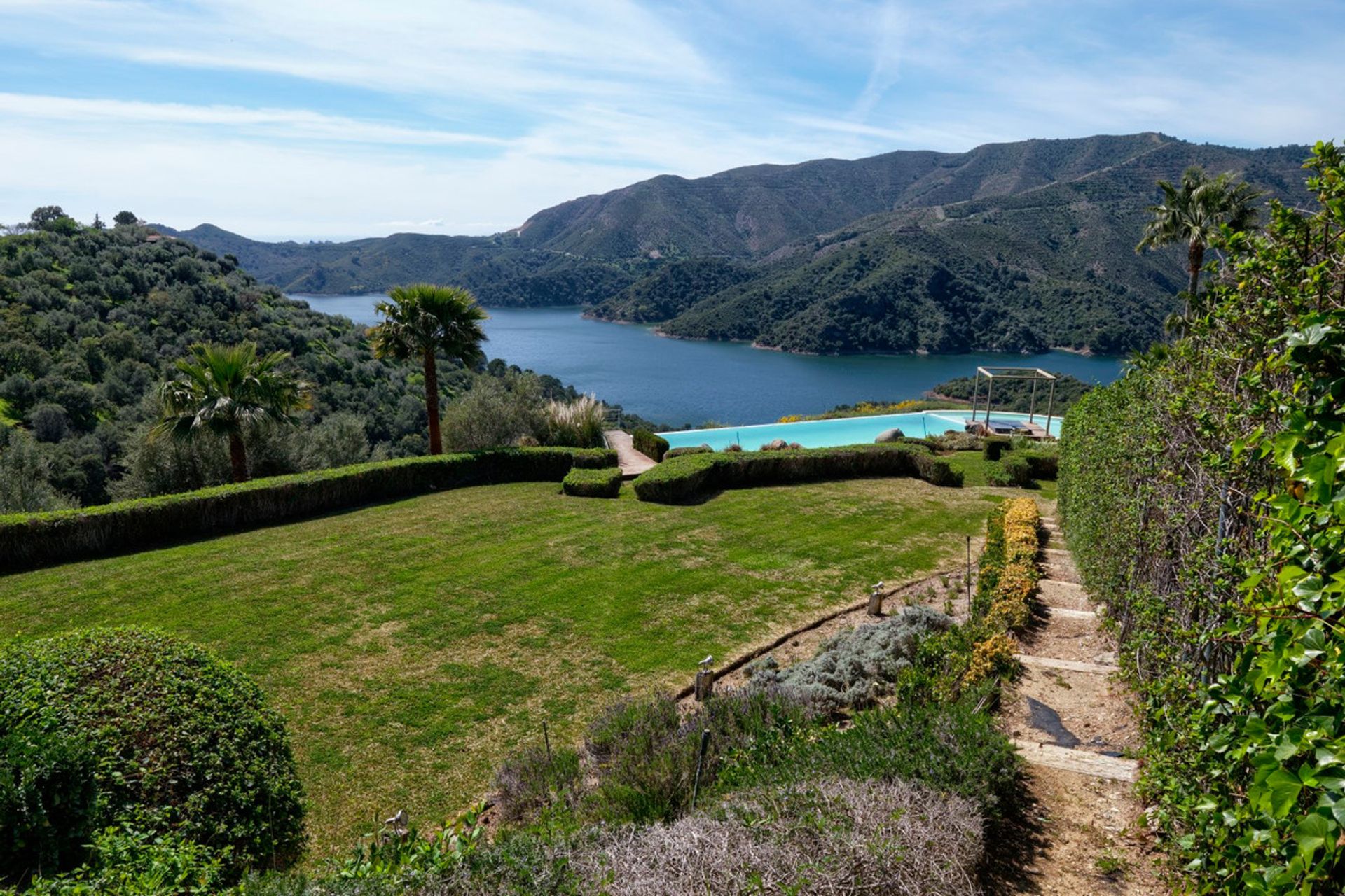 rumah dalam Istán, Andalucía 10998275