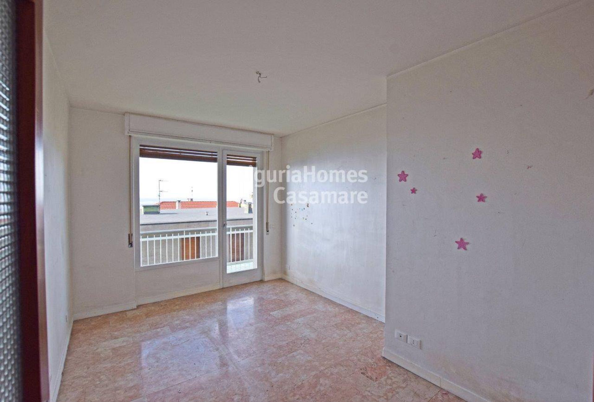 Condominio en Ospedaletti, Liguria 10998467